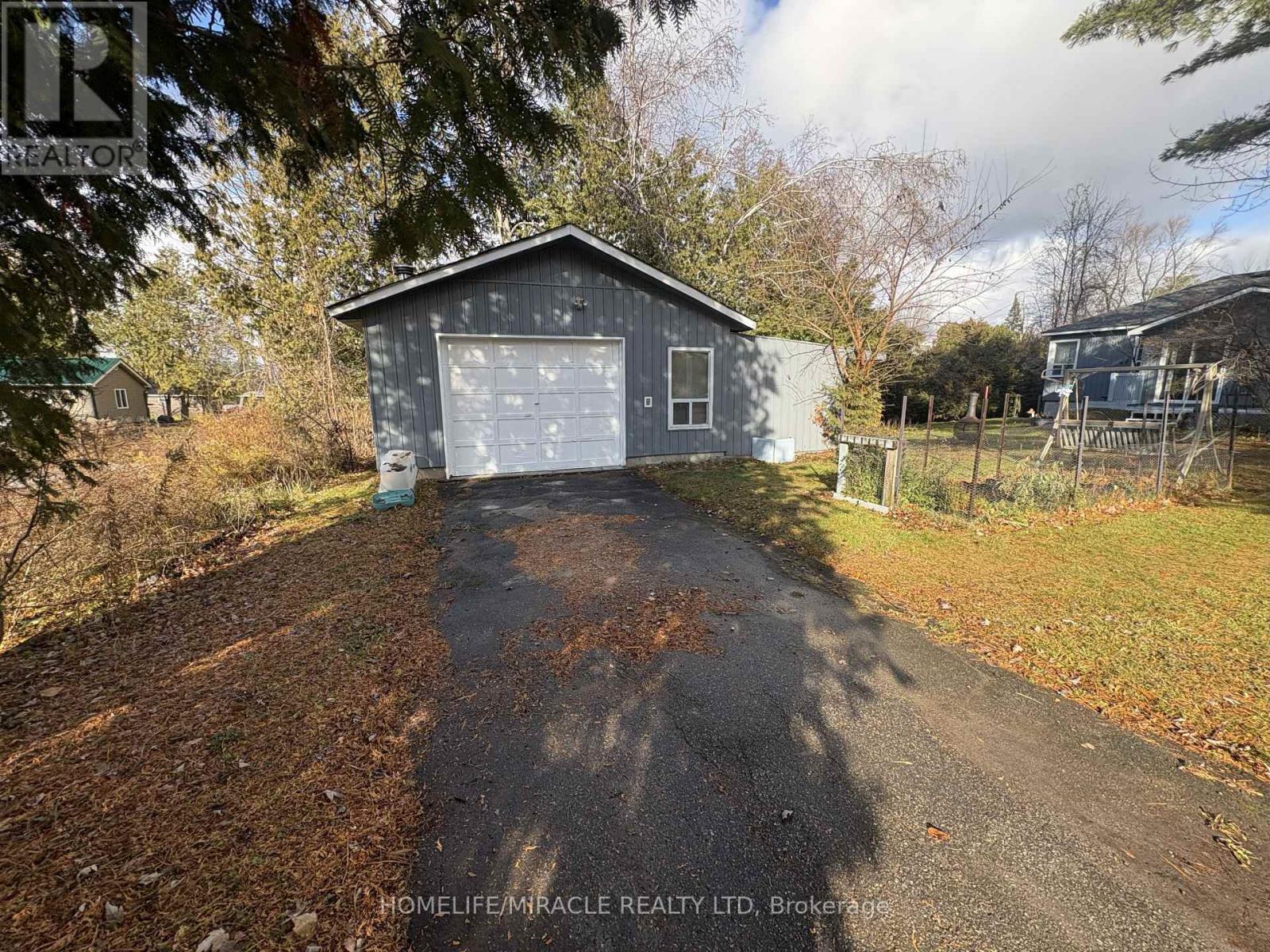 2 Della Street, Georgina, Ontario  L0E 1R0 - Photo 12 - N12591804