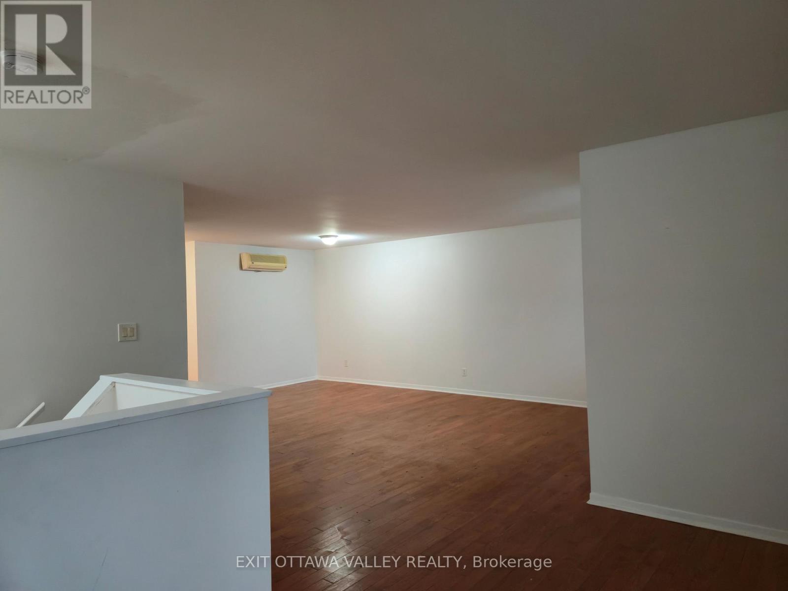 3 - 10 Charles Street, Arnprior, Ontario  K7S 1A7 - Photo 12 - X12515360