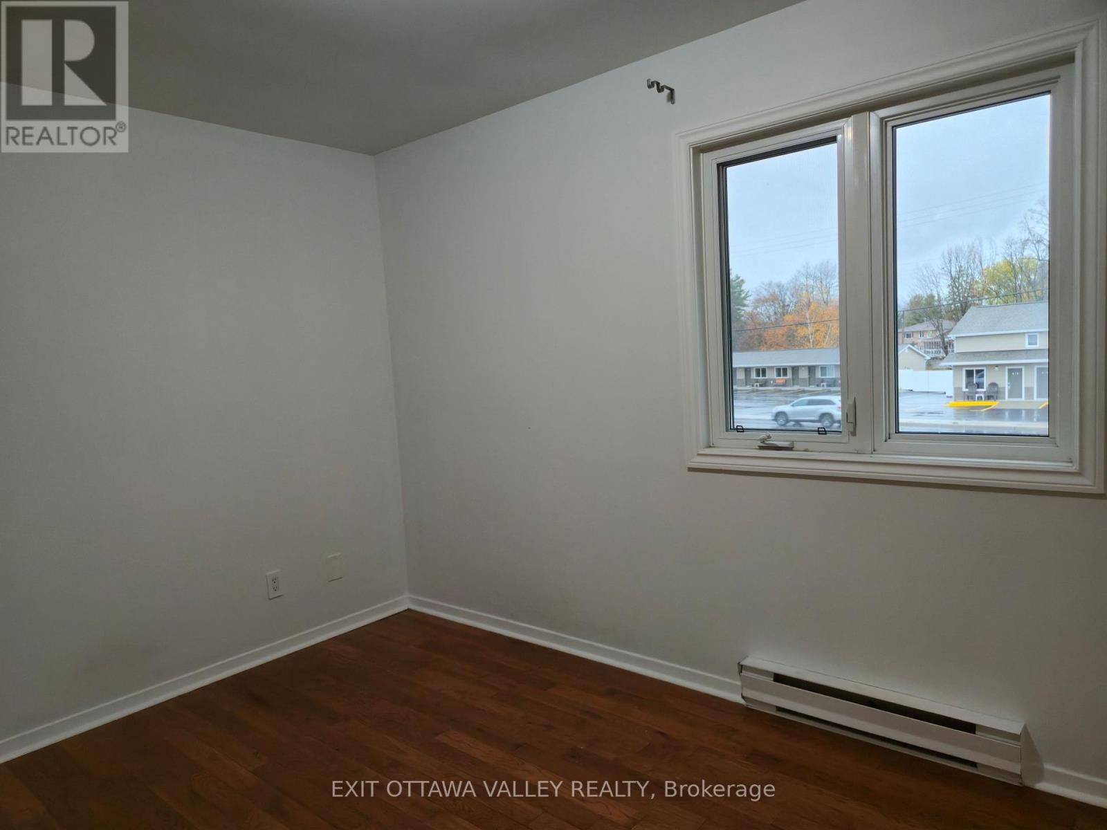 3 - 10 Charles Street, Arnprior, Ontario  K7S 1A7 - Photo 23 - X12515360