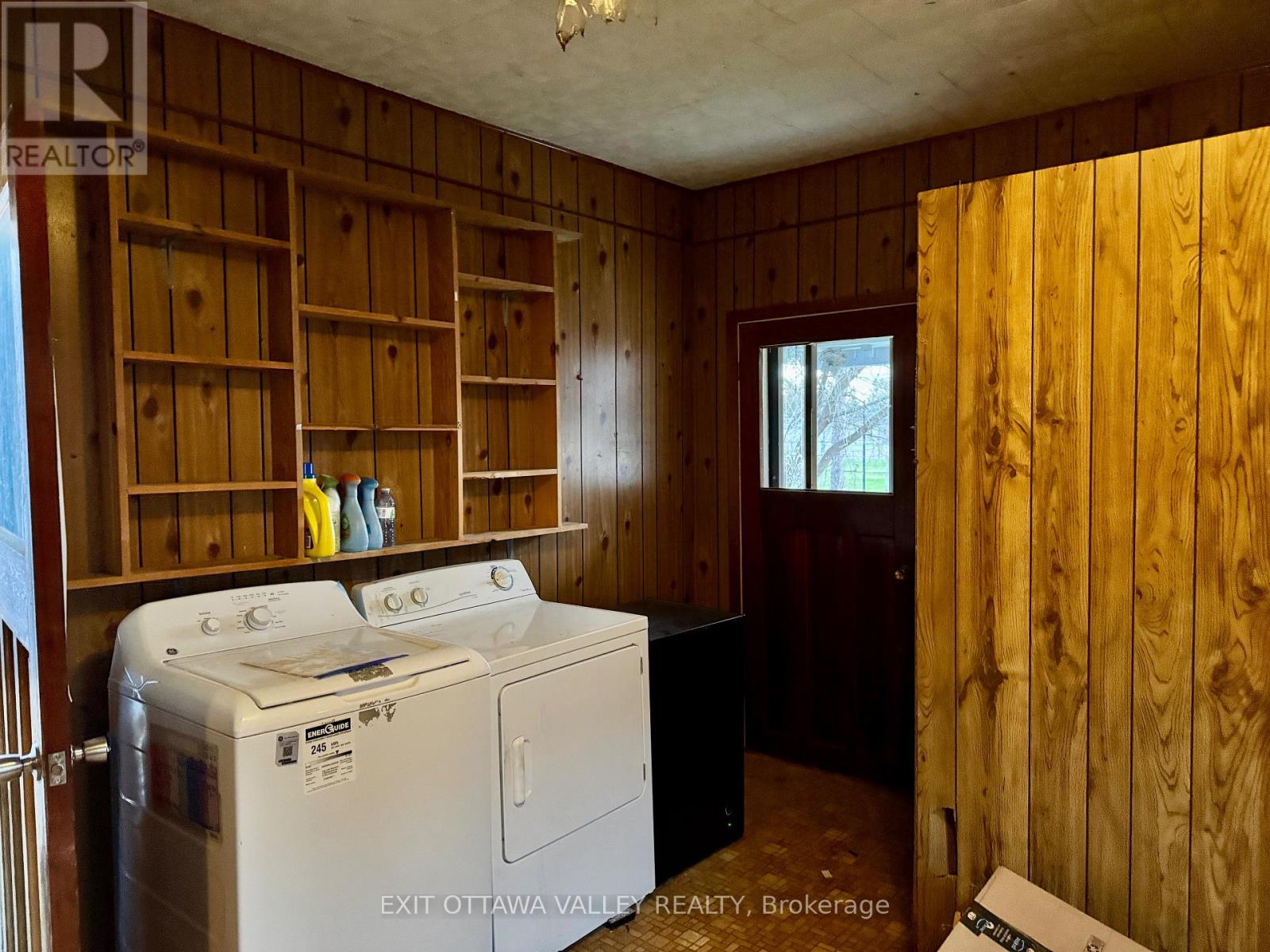 13 Grace Street, Whitewater Region, Ontario K0J 2L0 - Photo 12 - X12576762