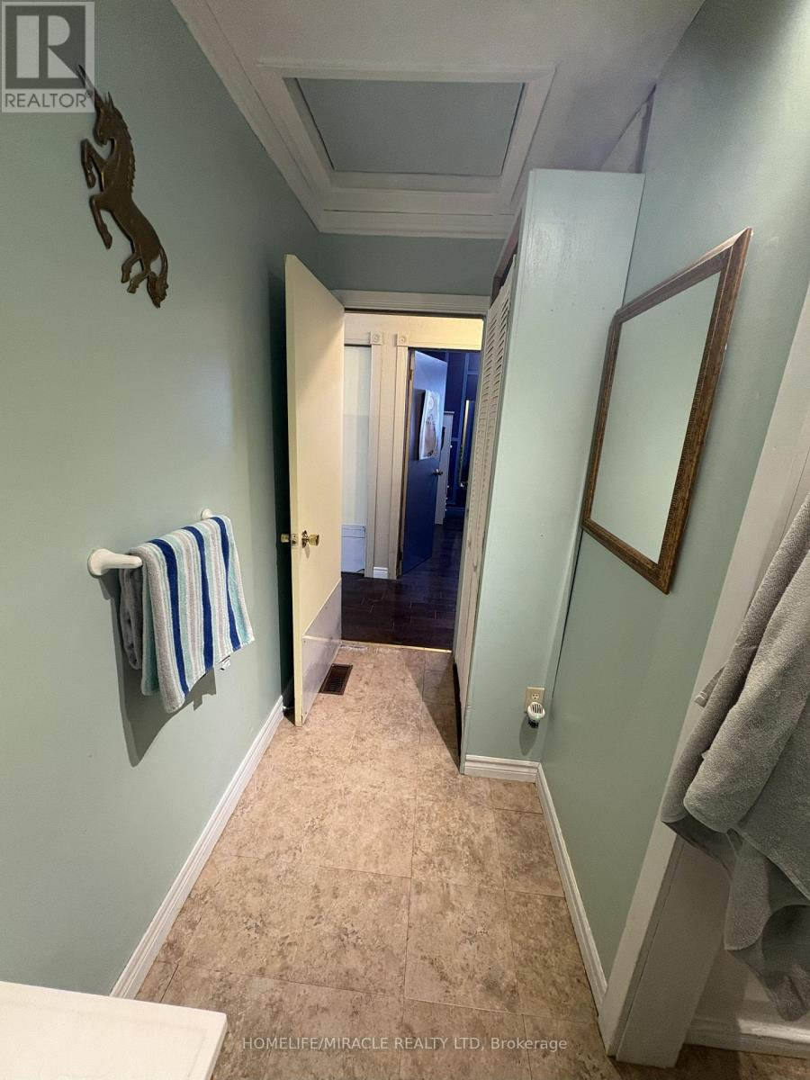 2 Della Street, Georgina, Ontario  L0E 1R0 - Photo 14 - N12591804