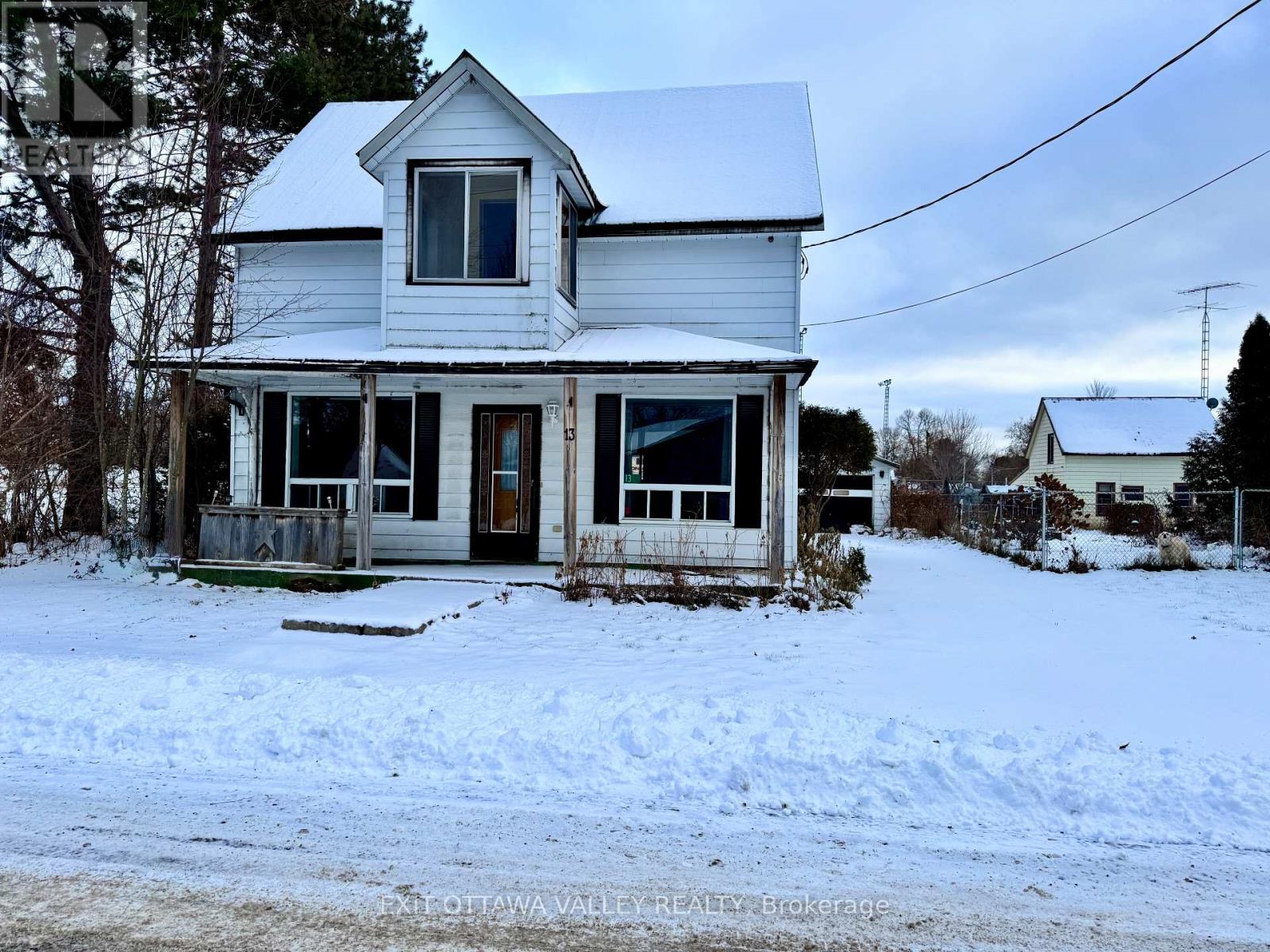 13 GRACE STREET, Whitewater Region, Ontario