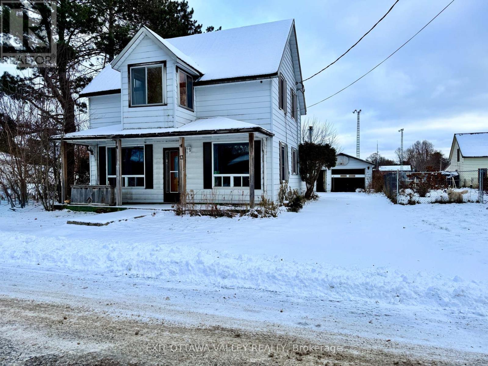 13 Grace Street, Whitewater Region, Ontario K0J 2L0 - Photo 2 - X12576762