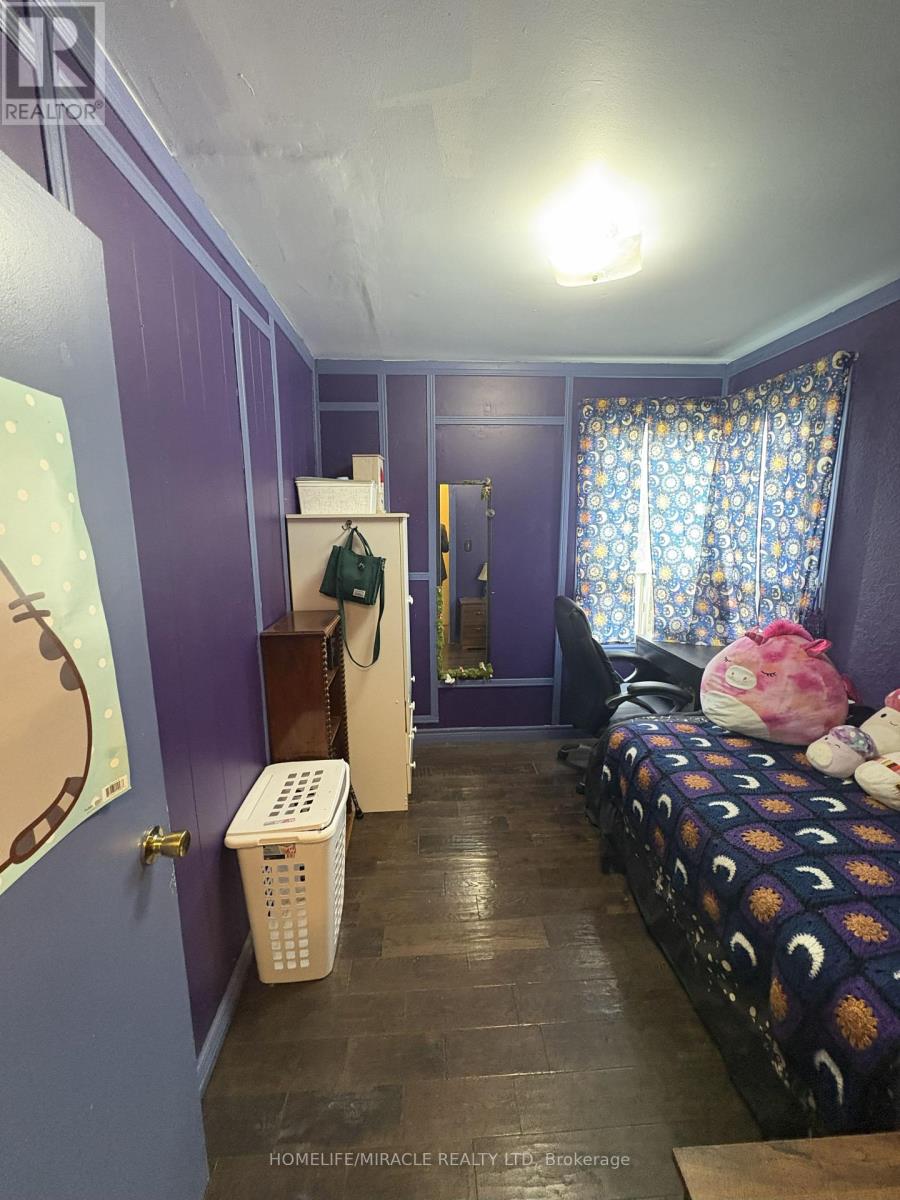 2 Della Street, Georgina, Ontario  L0E 1R0 - Photo 15 - N12591804