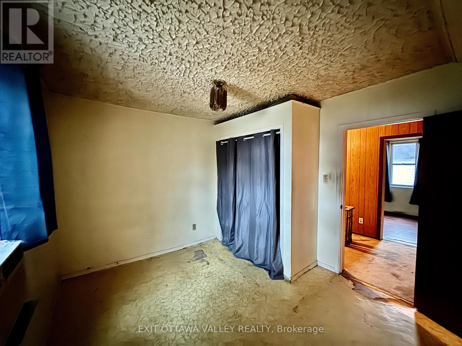 13 Grace Street, Whitewater Region, Ontario K0J 2L0 - Photo 23 - X12576762