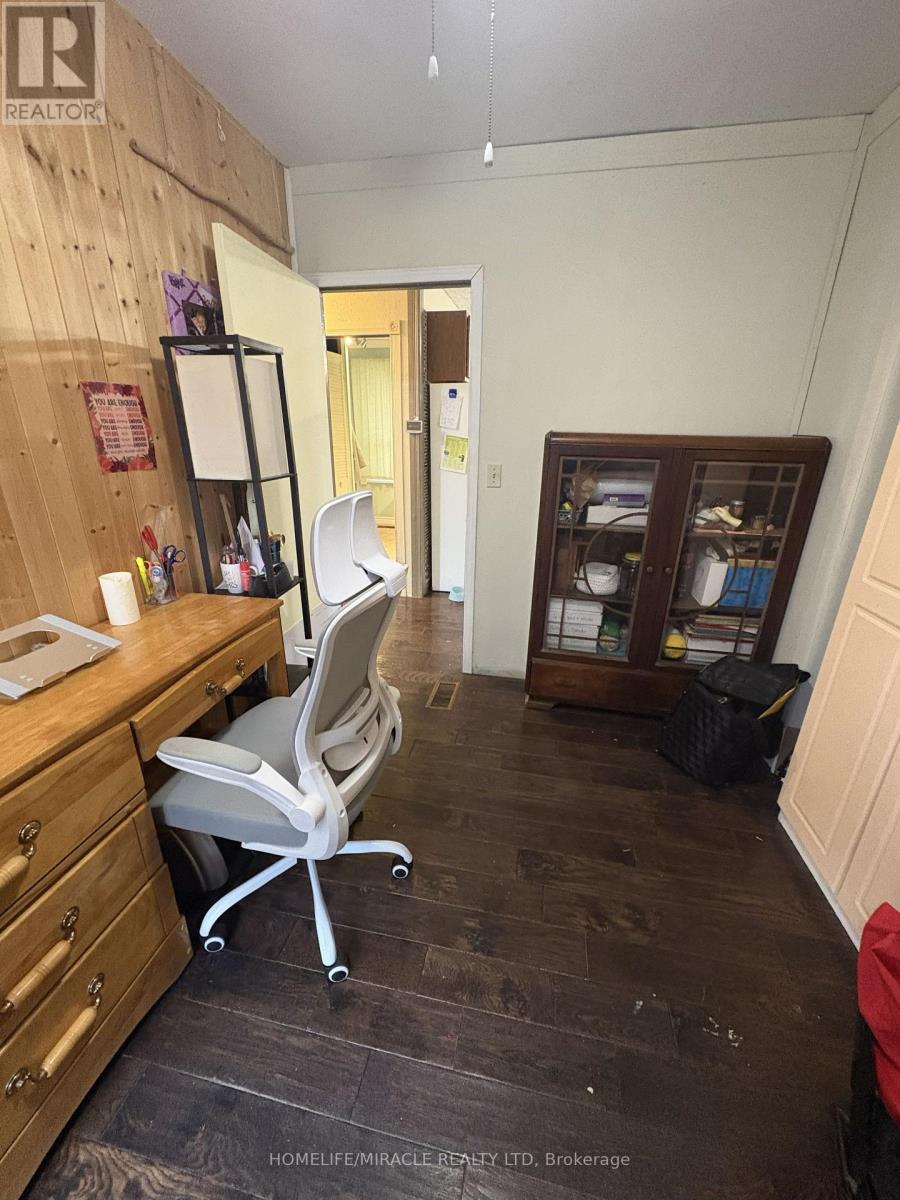 2 Della Street, Georgina, Ontario  L0E 1R0 - Photo 17 - N12591804