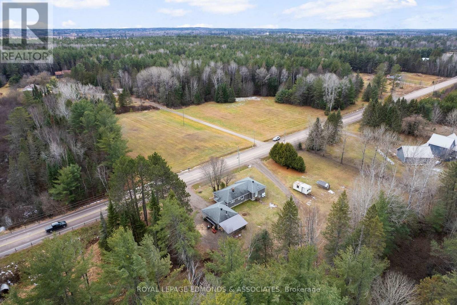 214 Achray Road, Petawawa, Ontario K8A 6W8 - Photo 42 - X12583008