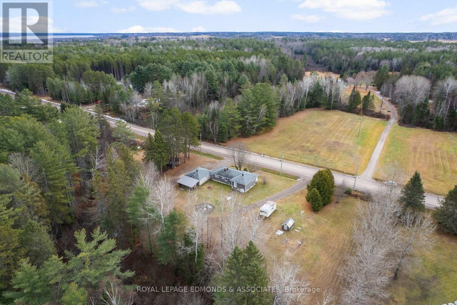 214 Achray Road, Petawawa, Ontario K8A 6W8 - Photo 40 - X12583008
