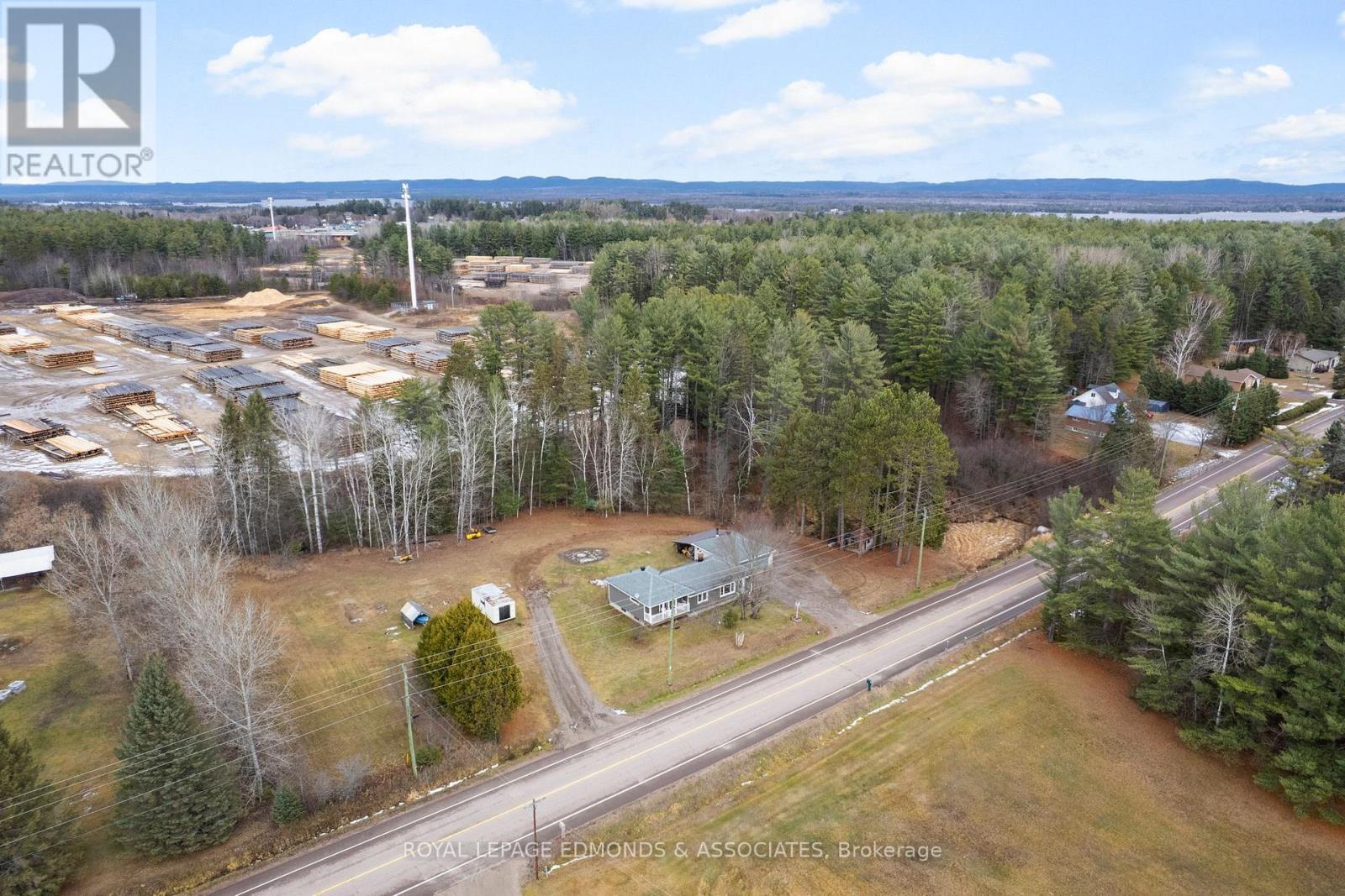214 Achray Road, Petawawa, Ontario K8A 6W8 - Photo 45 - X12583008