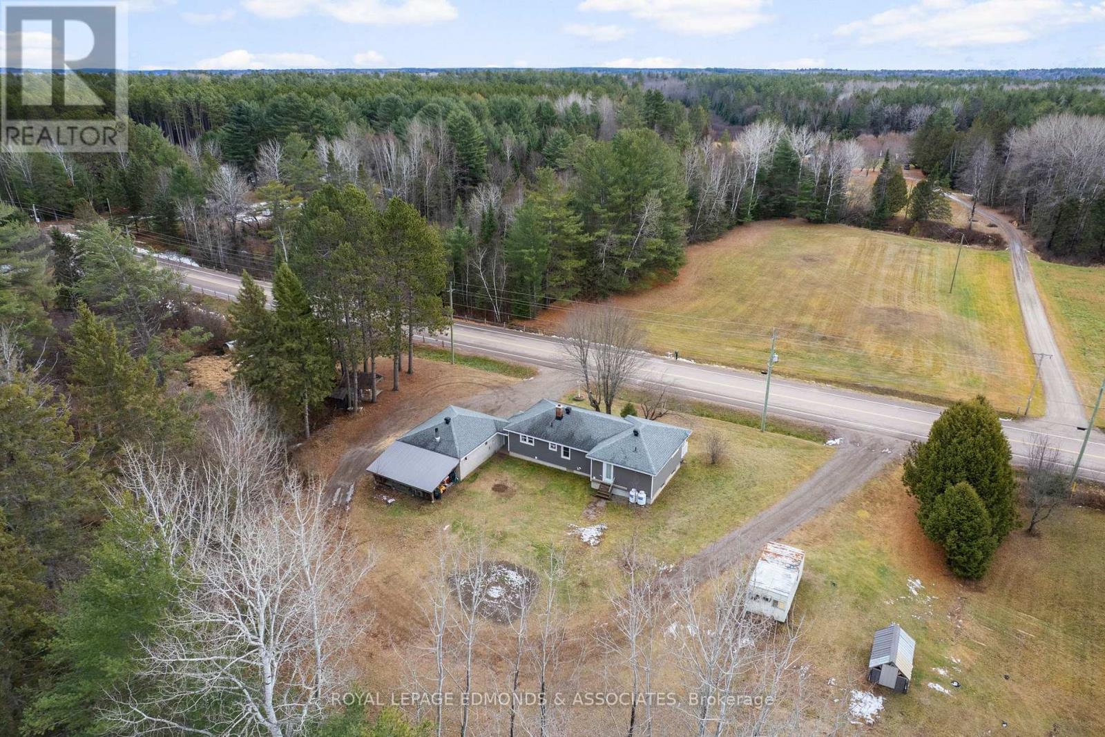 214 Achray Road, Petawawa, Ontario K8A 6W8 - Photo 39 - X12583008