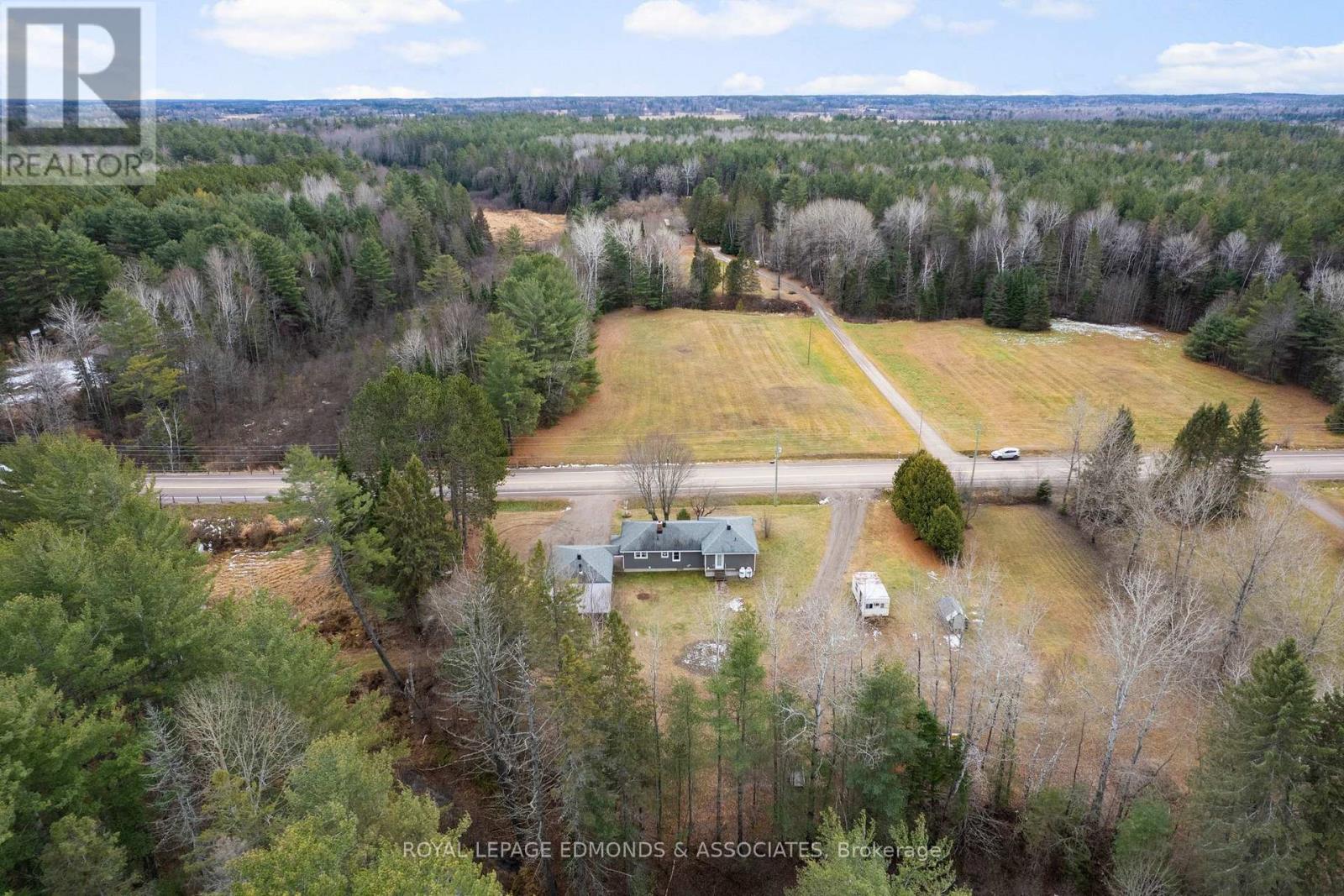 214 Achray Road, Petawawa, Ontario K8A 6W8 - Photo 41 - X12583008