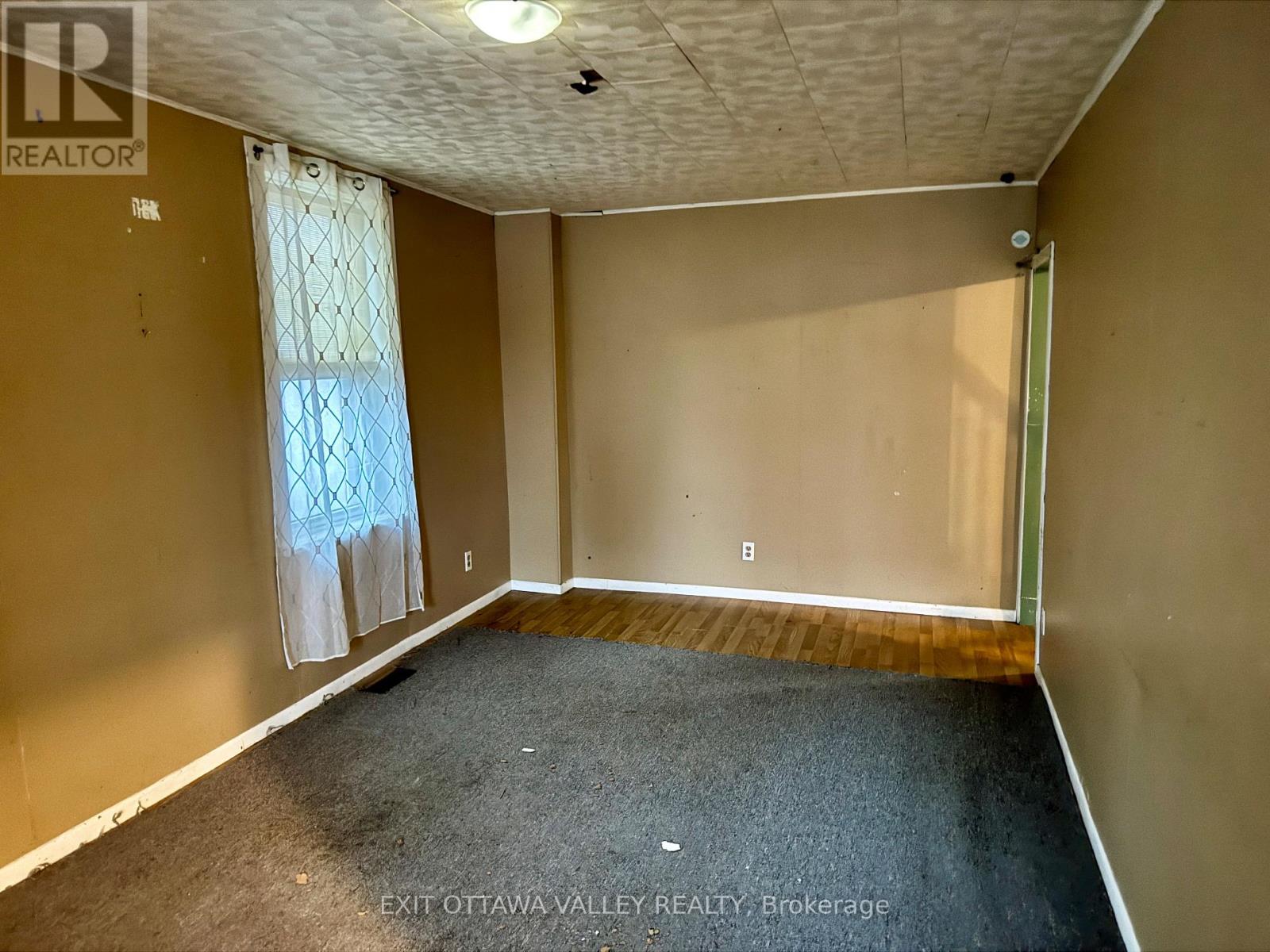 13 Grace Street, Whitewater Region, Ontario K0J 2L0 - Photo 15 - X12576762