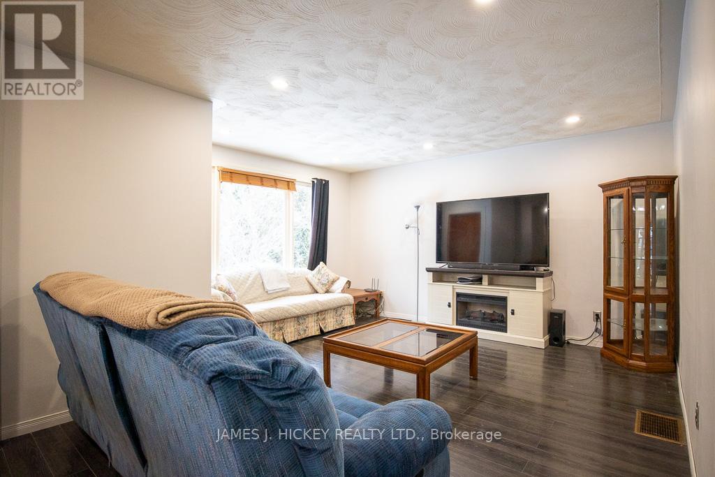 33504 Highway 17 Highway, Deep River, Ontario  K0J 1P0 - Photo 8 - X12592326