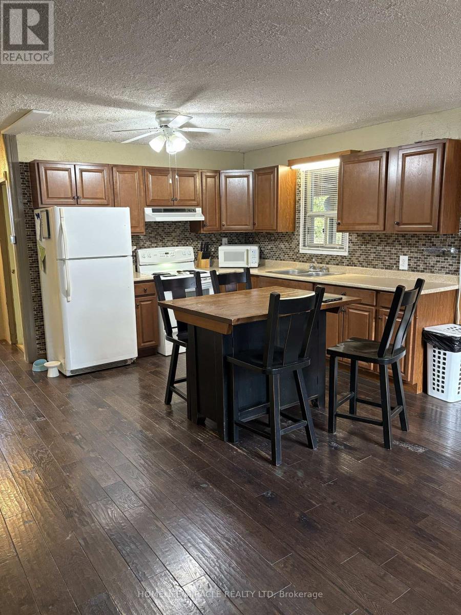 2 Della Street, Georgina, Ontario  L0E 1R0 - Photo 6 - N12591804