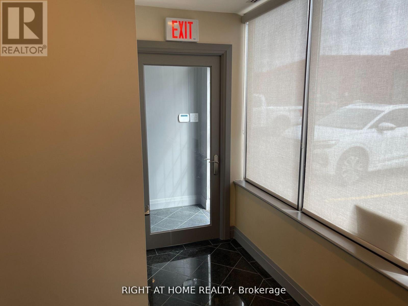 12 - 160 Cidermill Avenue, Vaughan, Ontario  L4K 4K5 - Photo 3 - N12591950