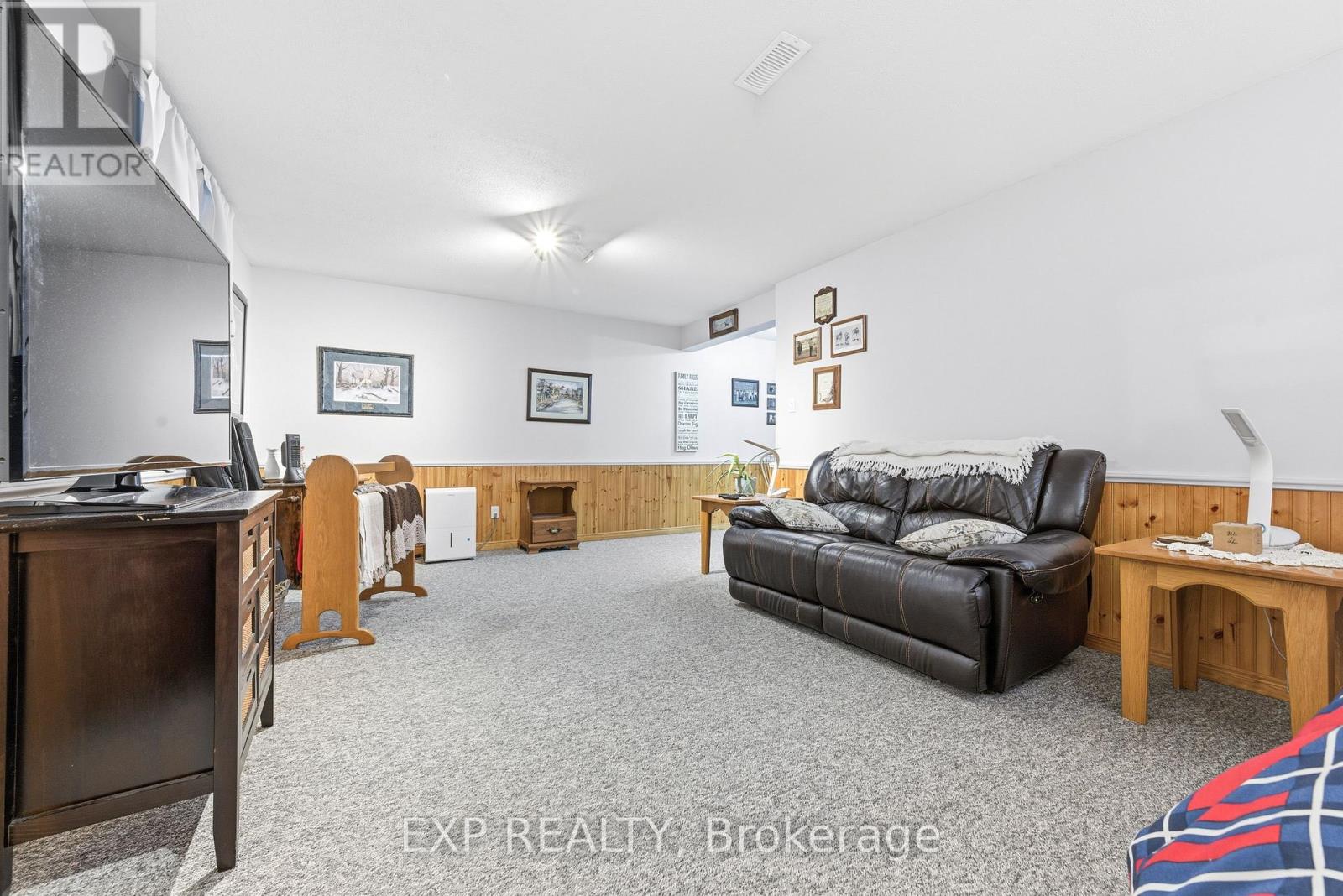 421 Mayhew Street, Renfrew, Ontario K7V 4L4 - Photo 23 - X12592556