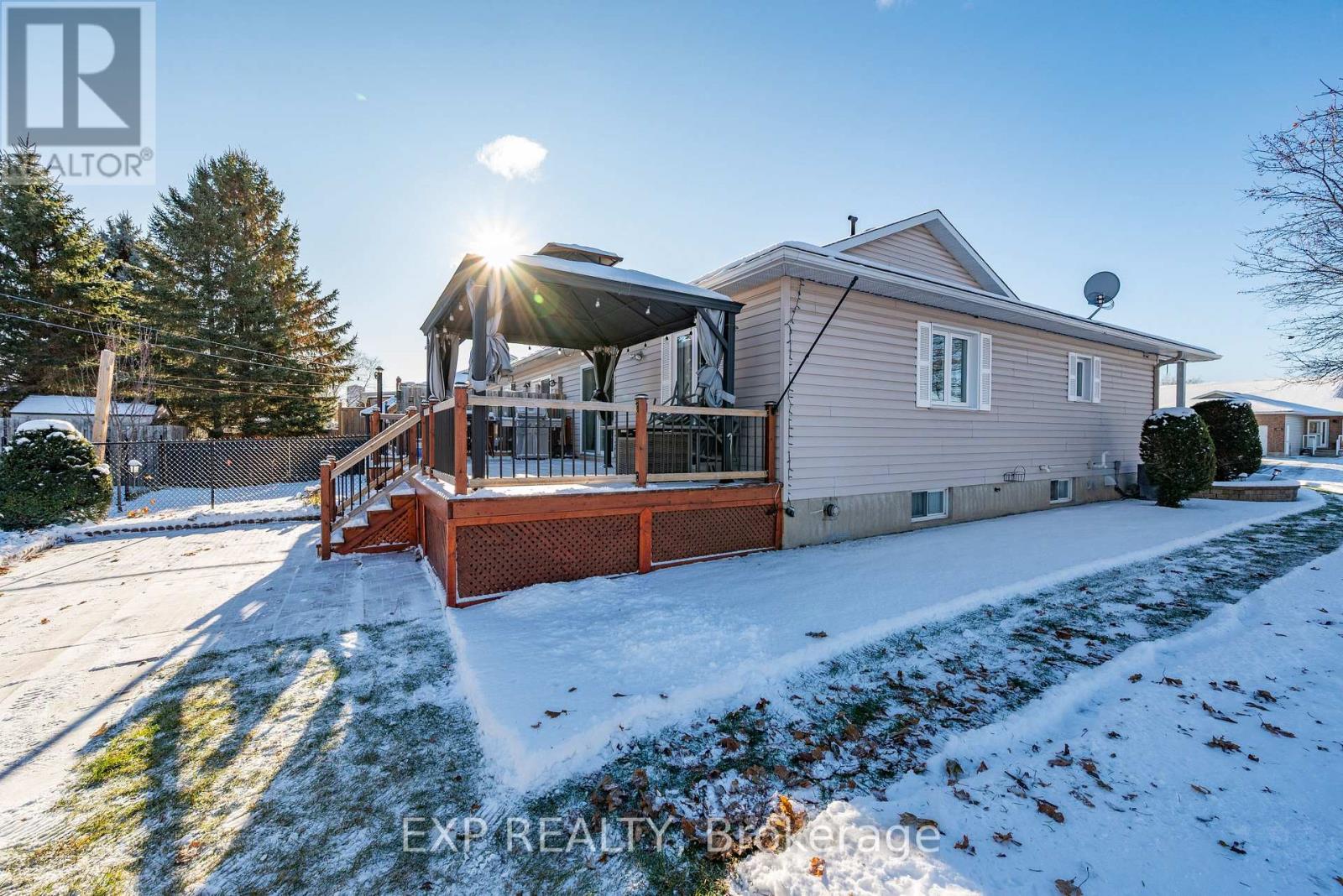 421 Mayhew Street, Renfrew, Ontario K7V 4L4 - Photo 25 - X12592556