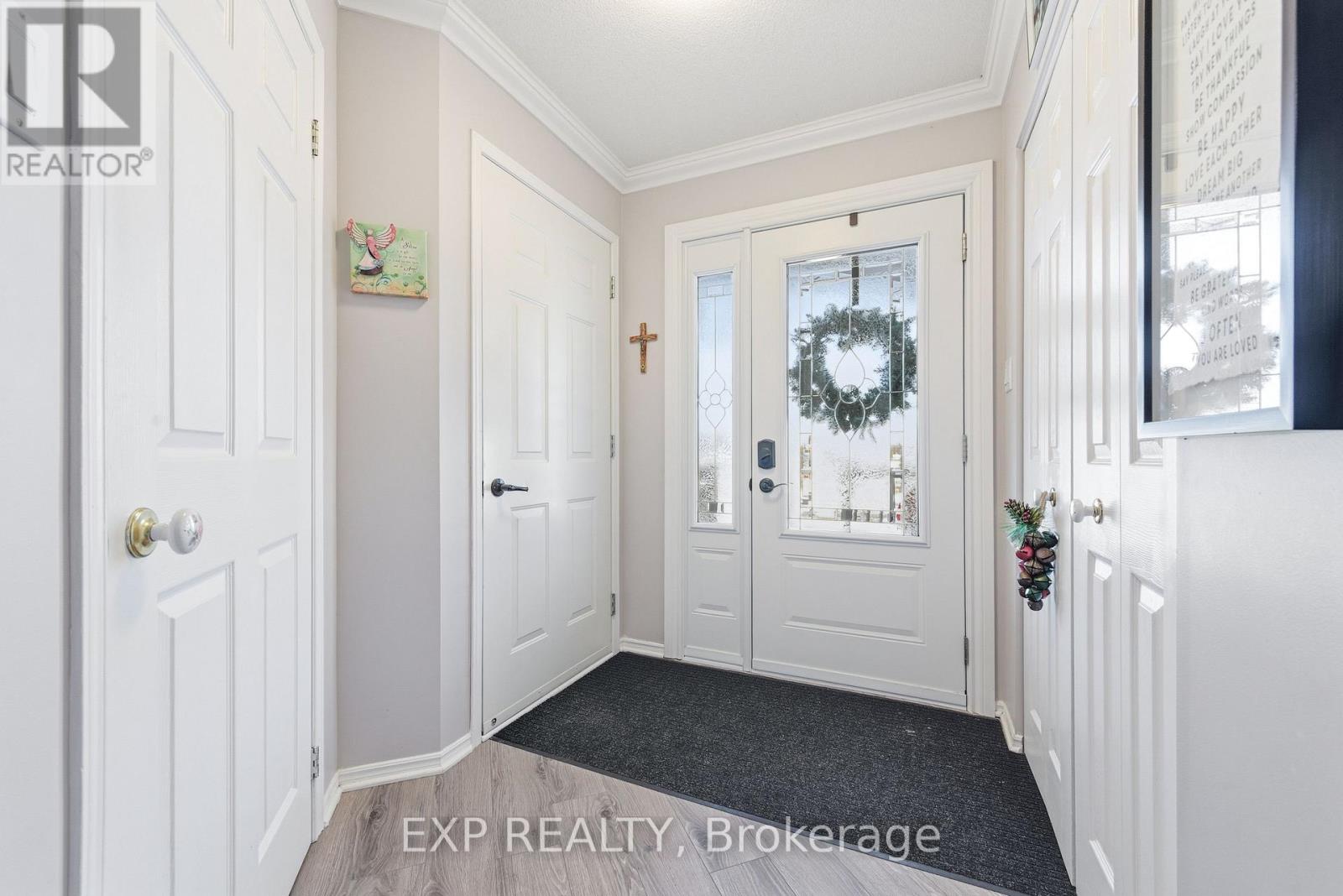 421 Mayhew Street, Renfrew, Ontario K7V 4L4 - Photo 4 - X12592556