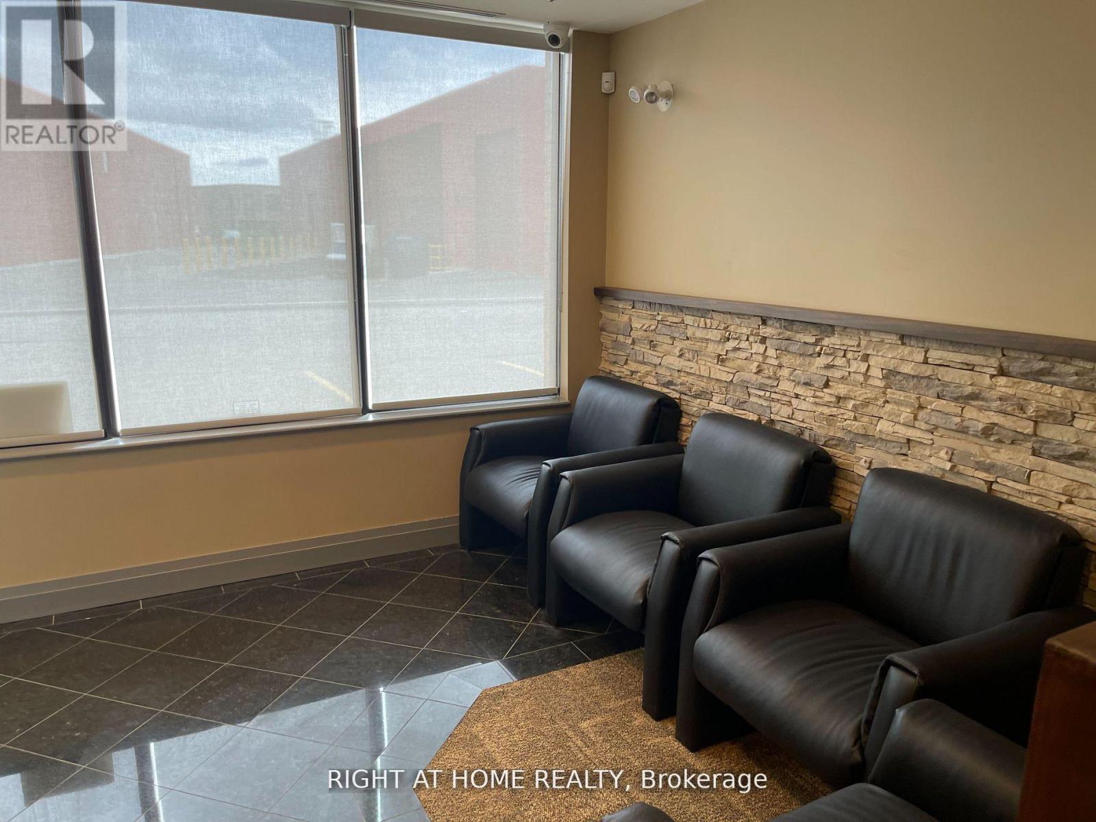 12 - 160 Cidermill Avenue, Vaughan, Ontario  L4K 4K5 - Photo 4 - N12591950