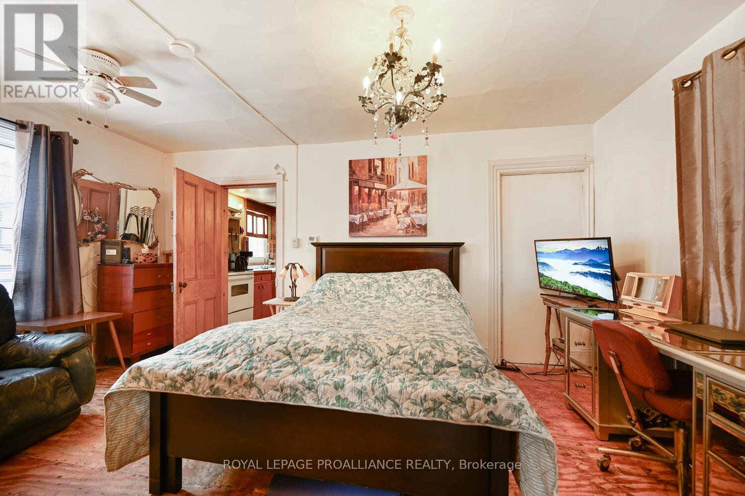 56 North Augusta Road, Brockville, Ontario K6V 2X6 - Photo 12 - X12591758