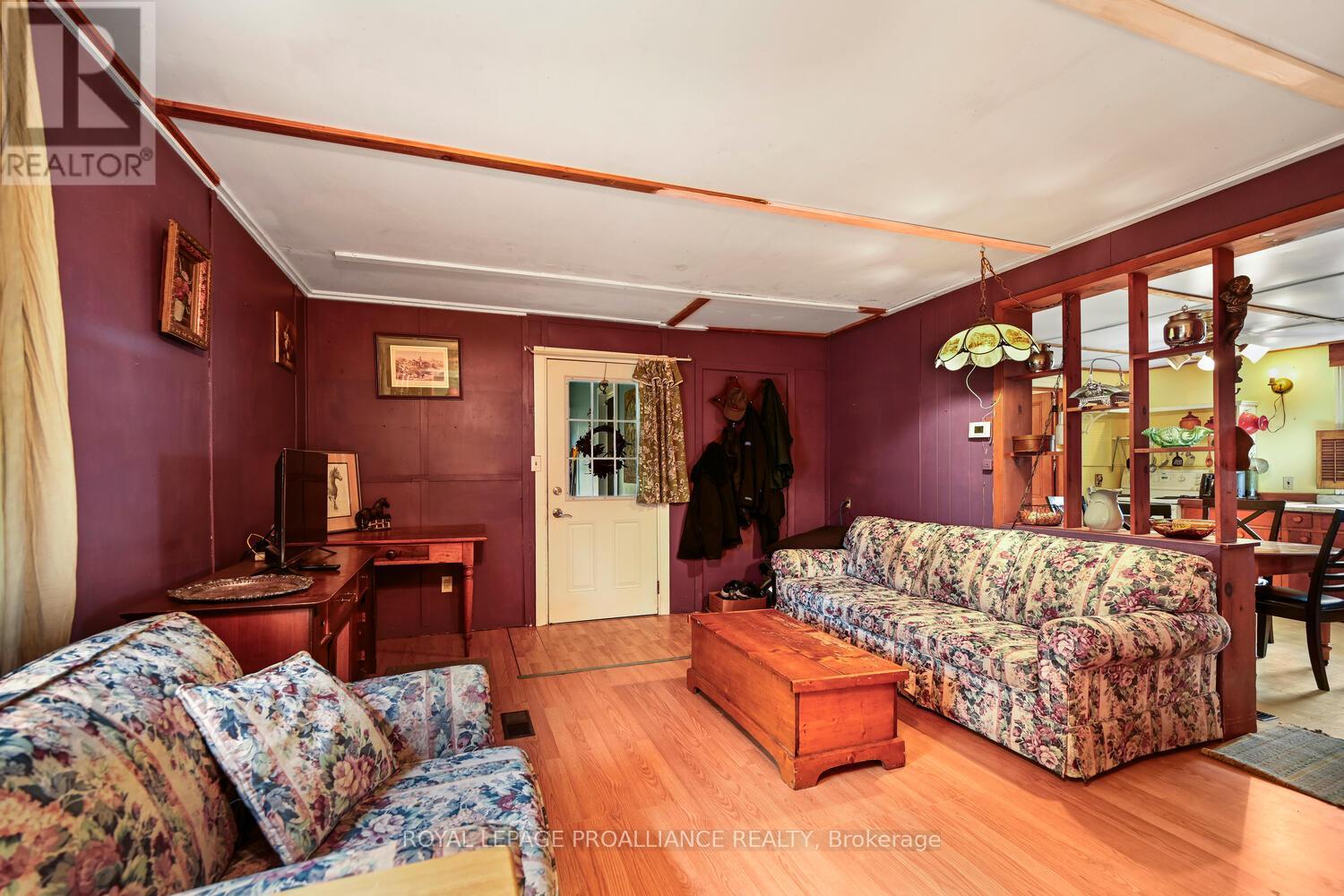 56 North Augusta Road, Brockville, Ontario K6V 2X6 - Photo 18 - X12591758