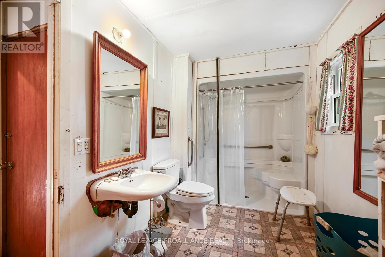 56 North Augusta Road, Brockville, Ontario K6V 2X6 - Photo 21 - X12591758