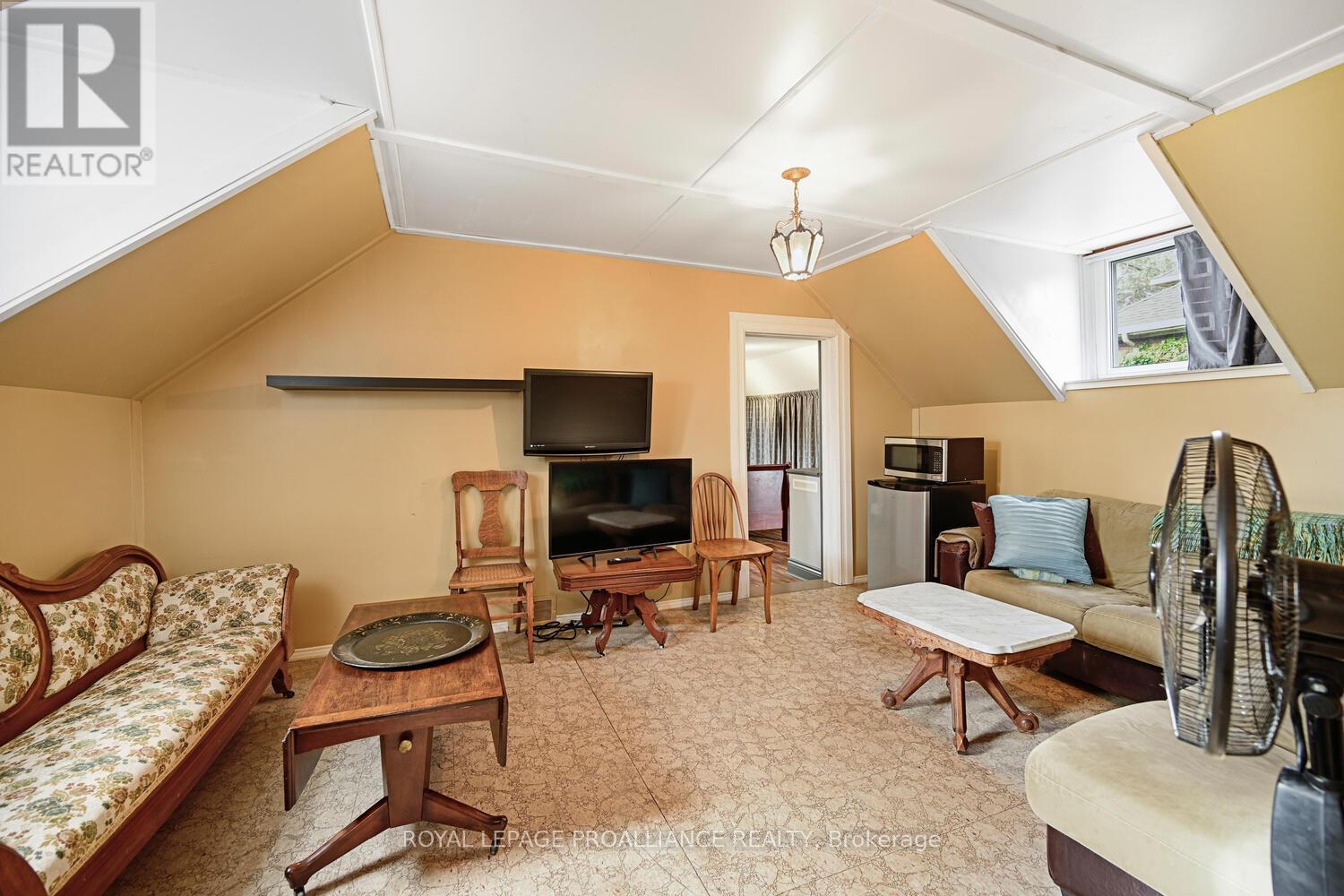 56 North Augusta Road, Brockville, Ontario K6V 2X6 - Photo 30 - X12591758