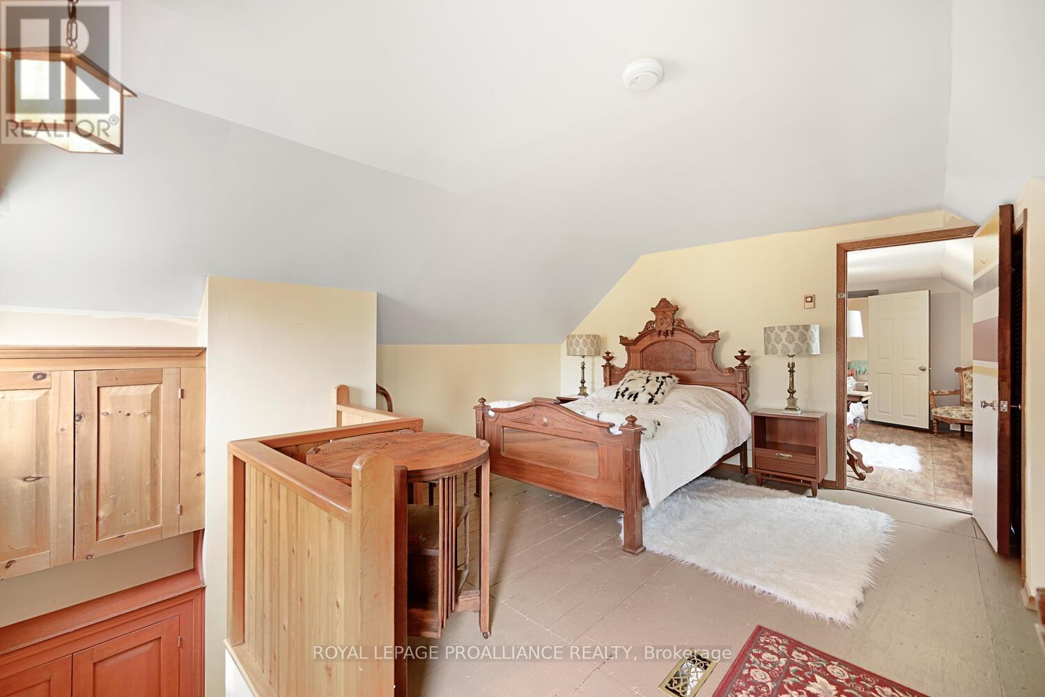 56 North Augusta Road, Brockville, Ontario K6V 2X6 - Photo 34 - X12591758