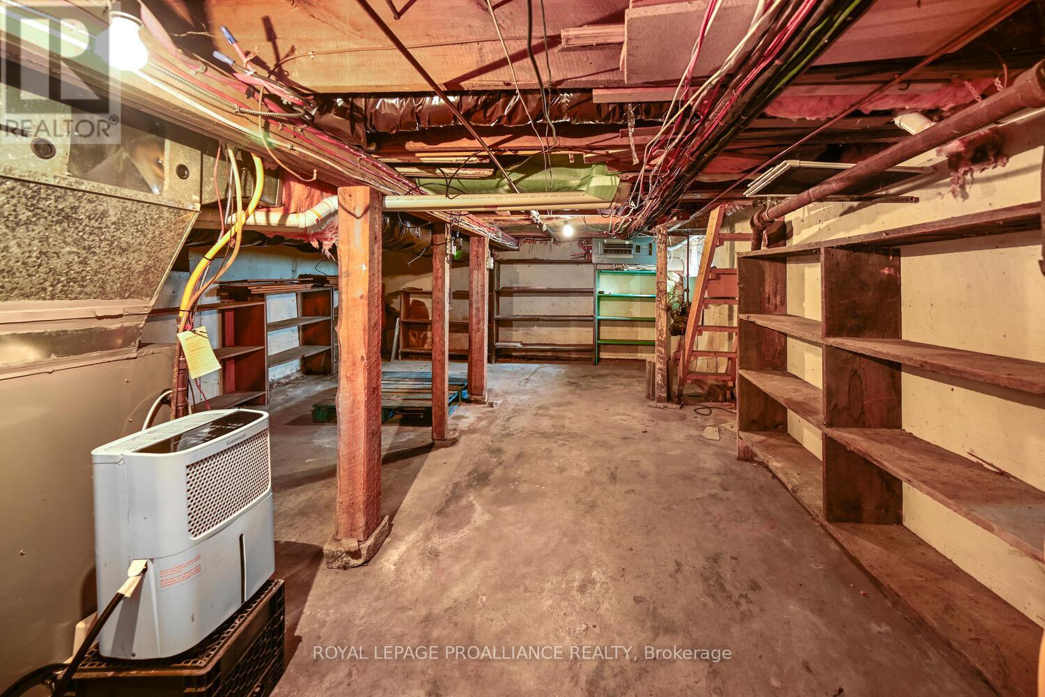 56 North Augusta Road, Brockville, Ontario K6V 2X6 - Photo 38 - X12591758