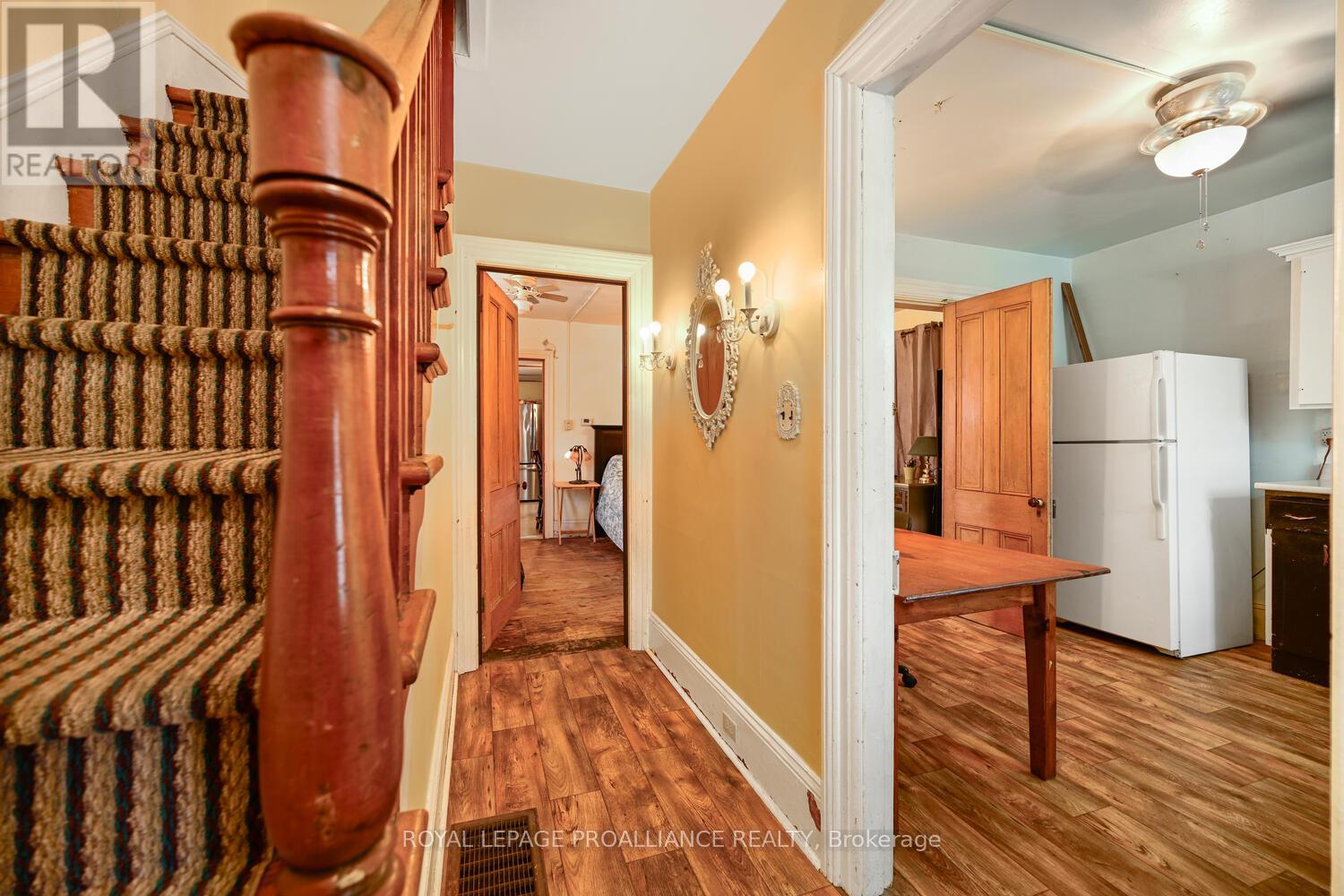 56 North Augusta Road, Brockville, Ontario K6V 2X6 - Photo 8 - X12591758