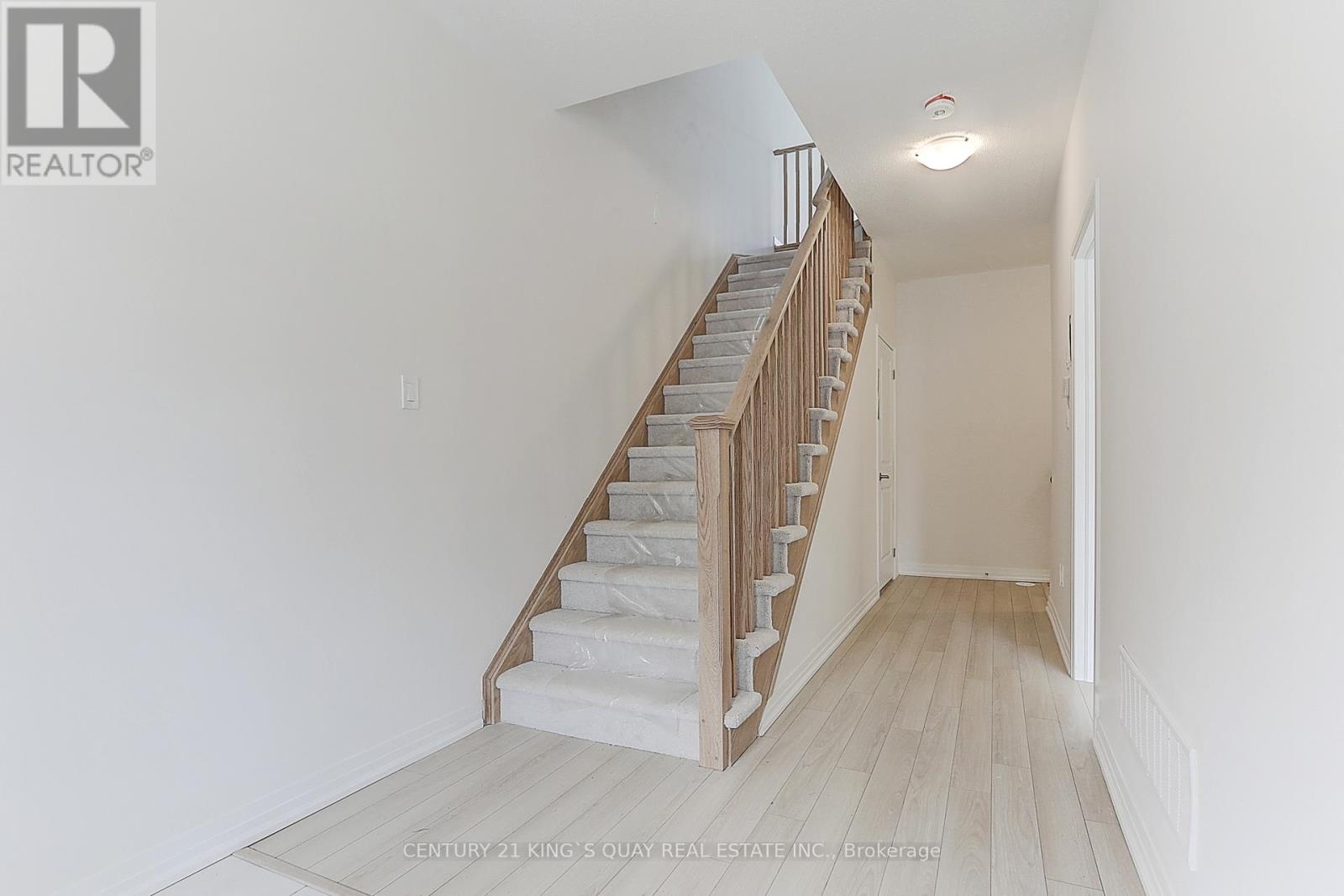 27 Floyd Ford Way, Markham (Box Grove), Ontario  L6B 1R2 - Photo 4 - N12592058