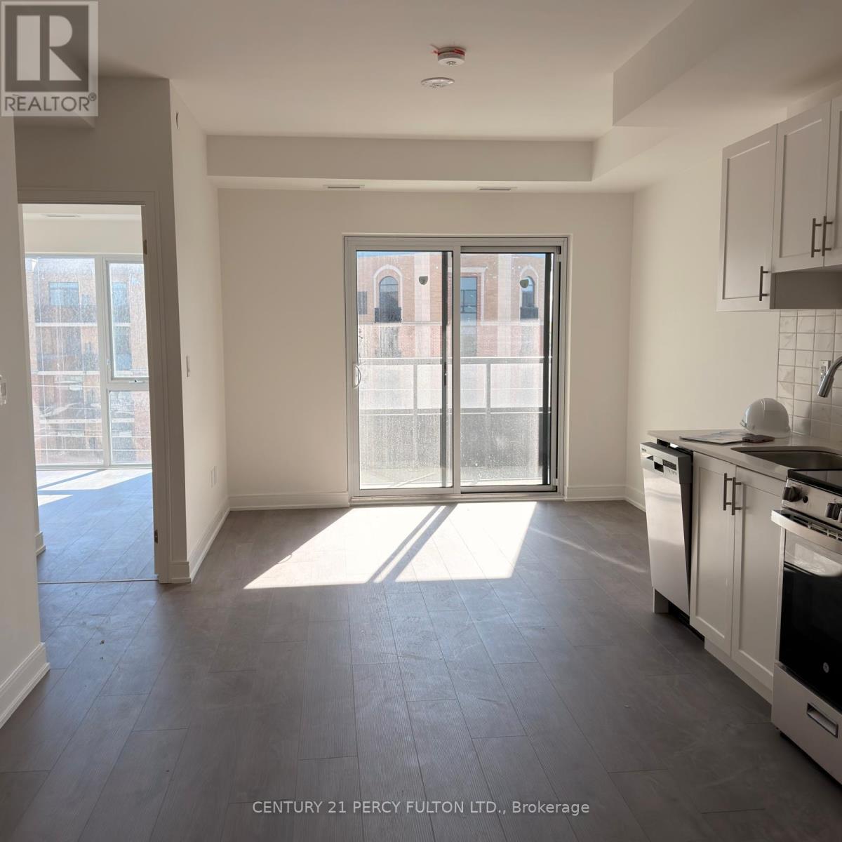 609 - 705 Davis Drive, Newmarket, Ontario  L3Y 2R3 - Photo 5 - N12591964