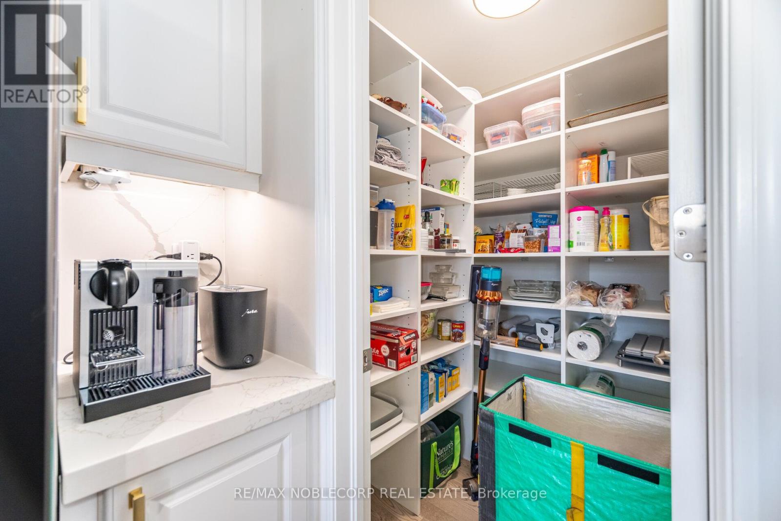 325 Kleinburg Summit Way, Vaughan, Ontario  L4H 4S7 - Photo 20 - N12592066