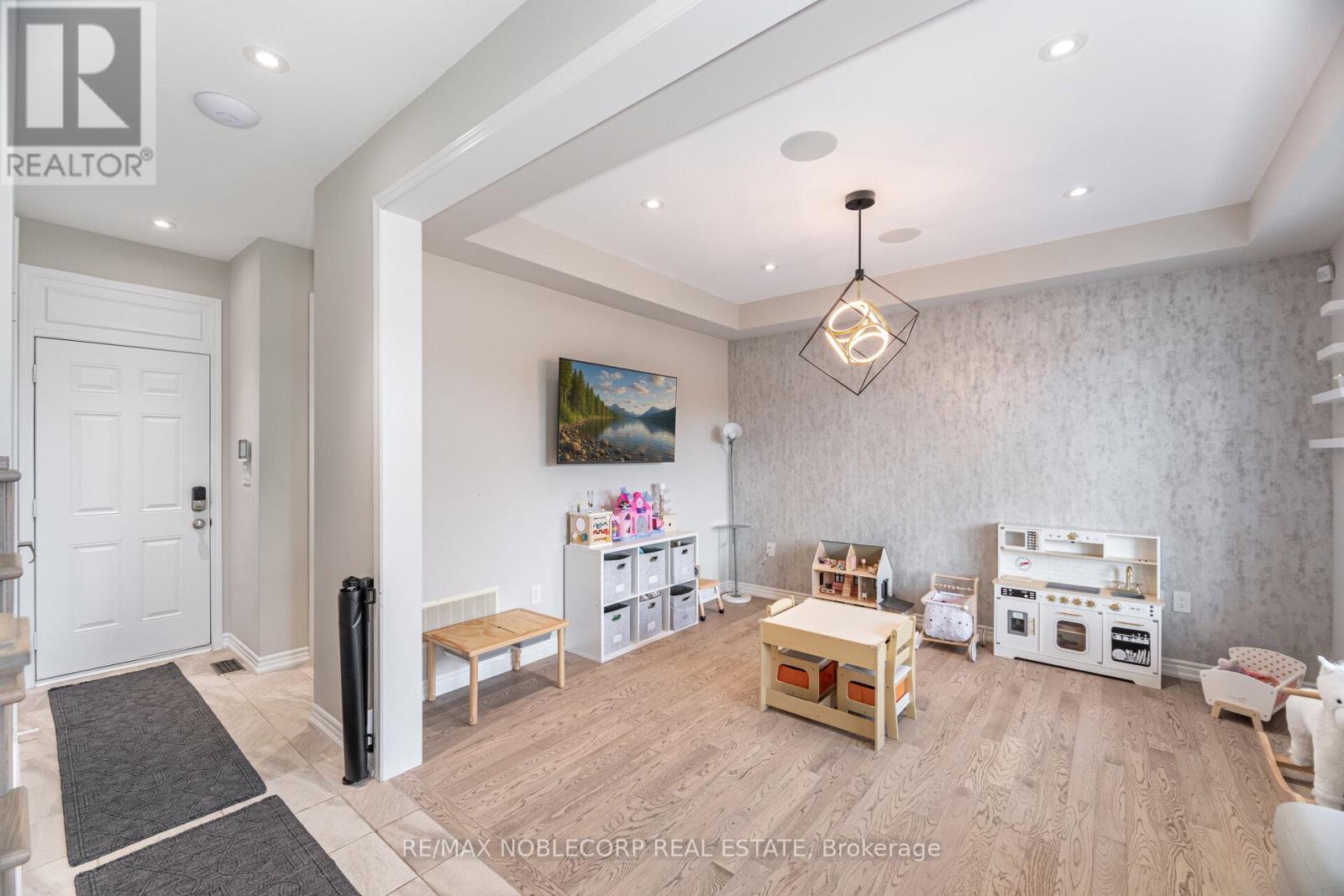 325 Kleinburg Summit Way, Vaughan, Ontario  L4H 4S7 - Photo 7 - N12592066