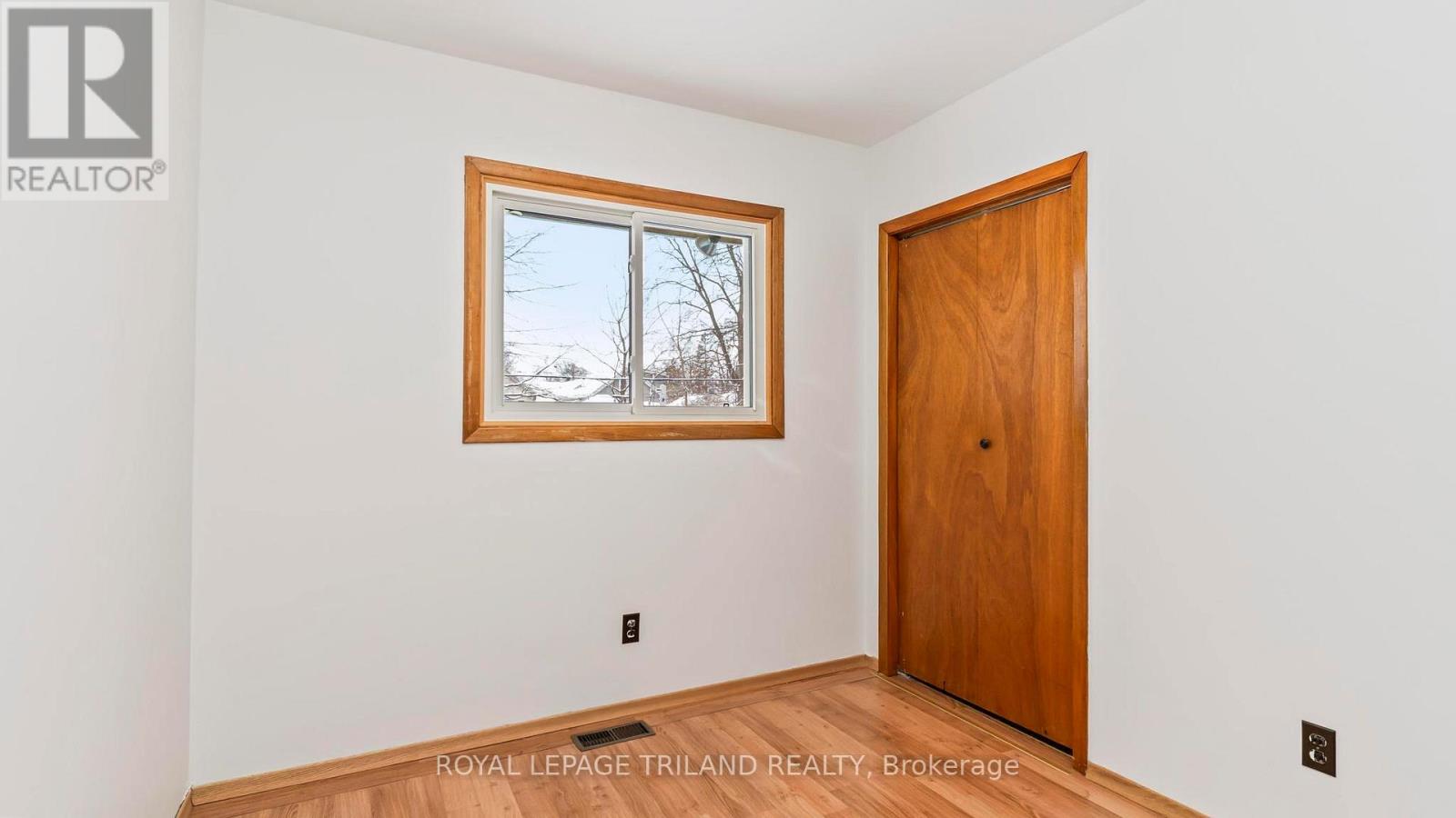 Photo 17 of 43 for 17 Clemens Street