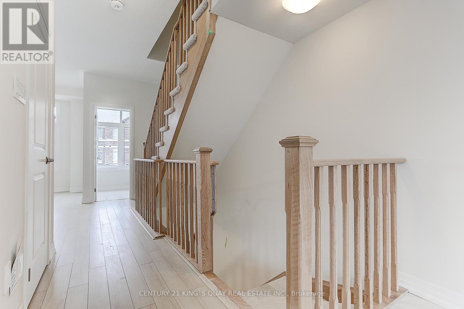 27 Floyd Ford Way, Markham (Box Grove), Ontario  L6B 1R2 - Photo 9 - N12592058