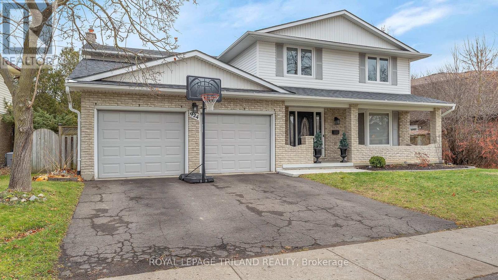 924 Farnham Road, London South, Ontario  N6K 1S1 - Photo 3 - X12589784