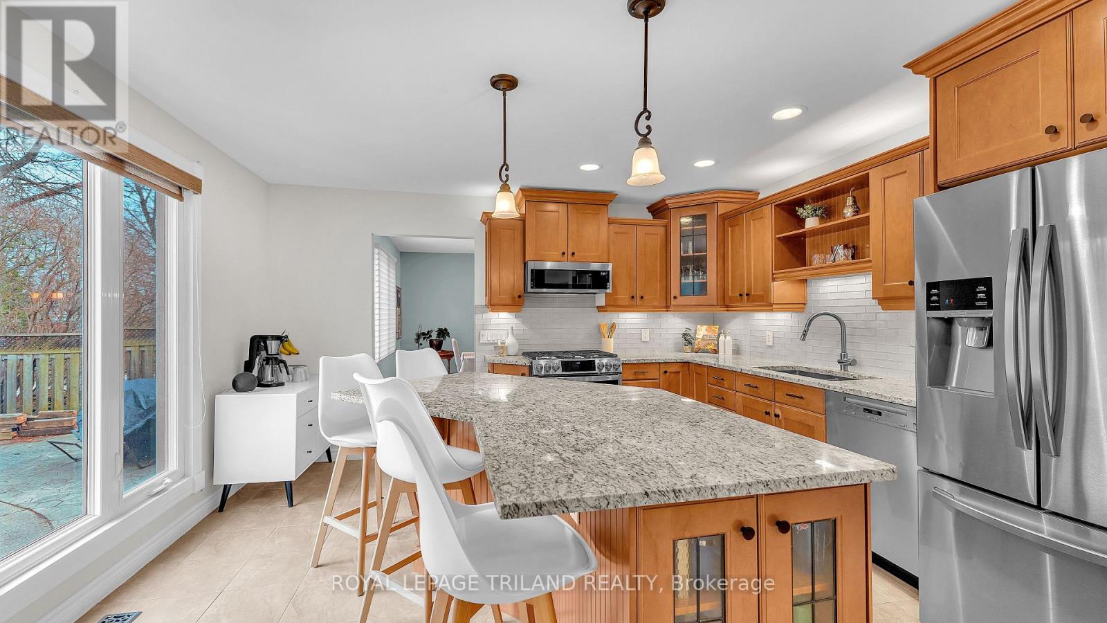 Photo 11 of 43 for 924 Farnham Road