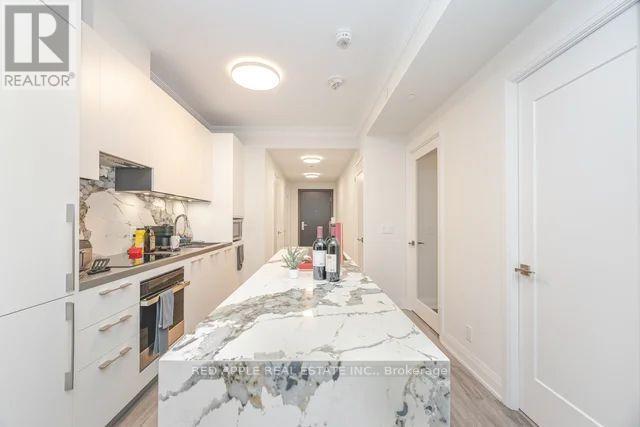 1207 - 18 Water Walk Drive, Markham, Ontario  L3R 6L5 - Photo 10 - N12592146