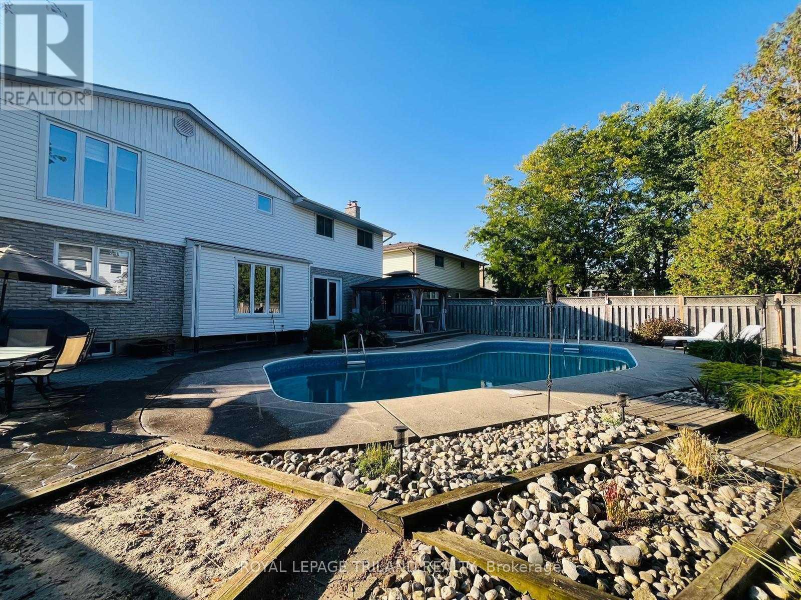 924 Farnham Road, London South, Ontario  N6K 1S1 - Photo 39 - X12589784