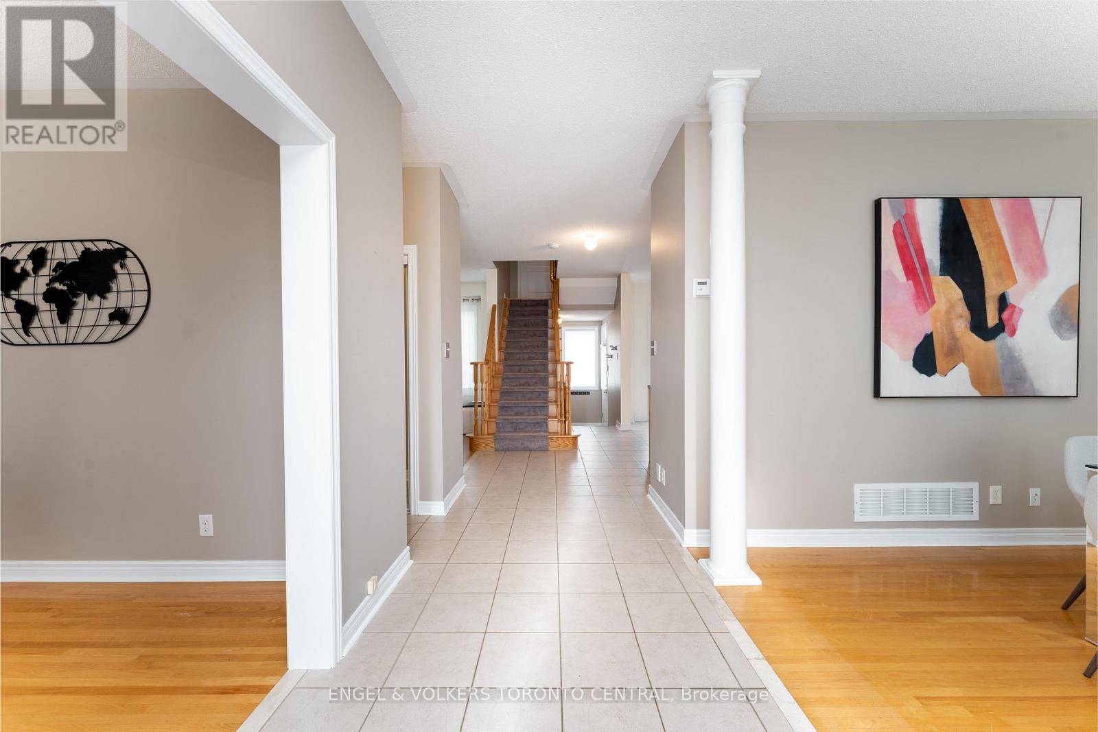 22 Donald Sim Avenue, Markham, Ontario  L6B 1B6 - Photo 4 - N12592182