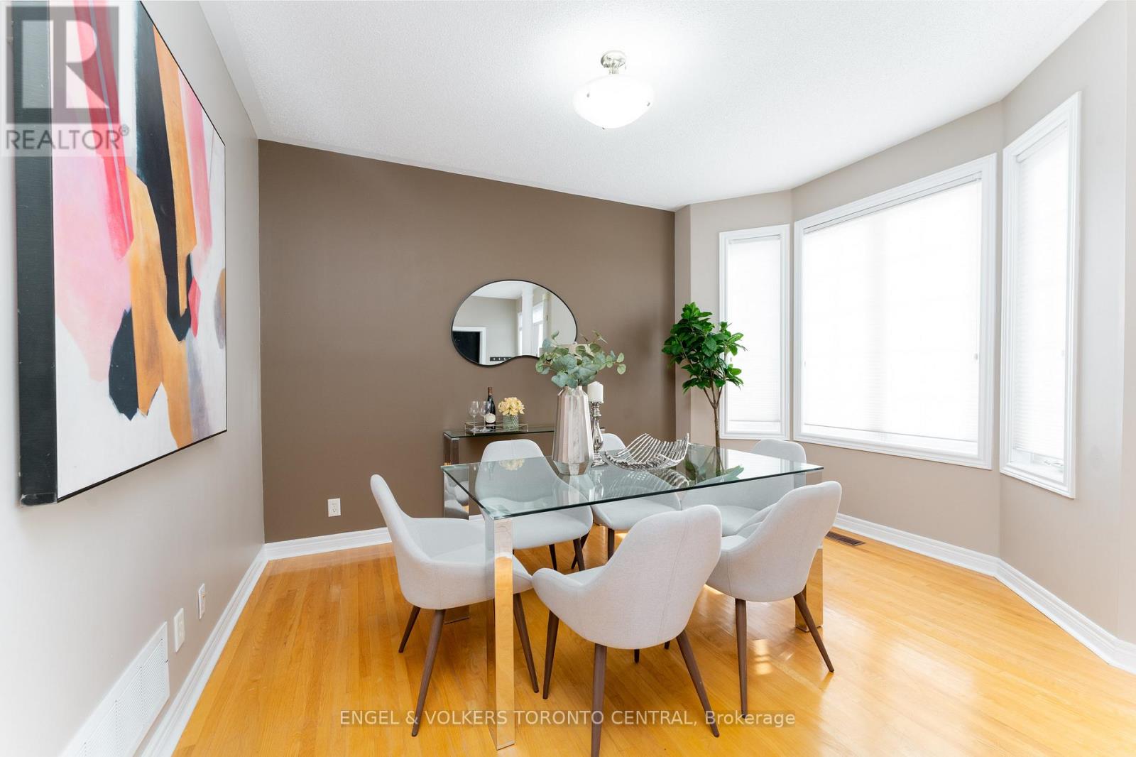 22 Donald Sim Avenue, Markham, Ontario  L6B 1B6 - Photo 6 - N12592182