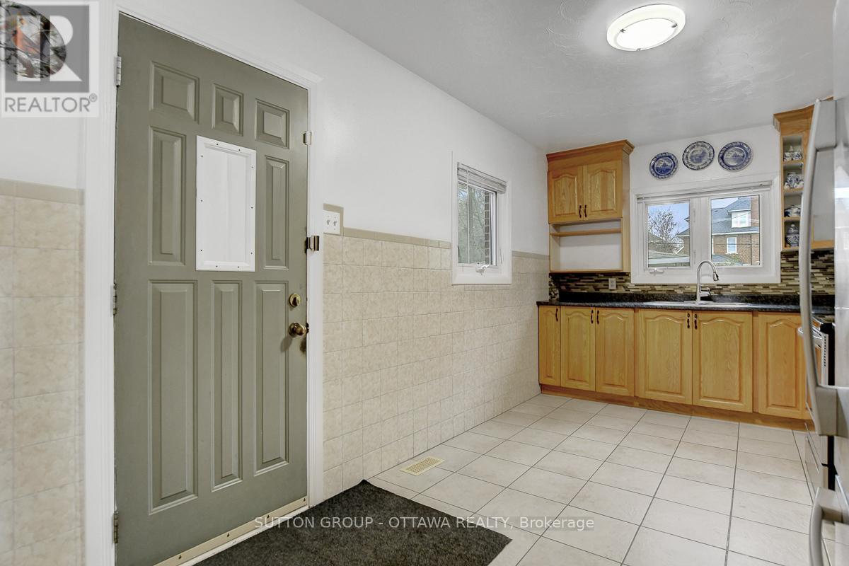 200 Breezehill Avenue N, Ottawa, Ontario K1Y 2H9 - Photo 10 - X12592434