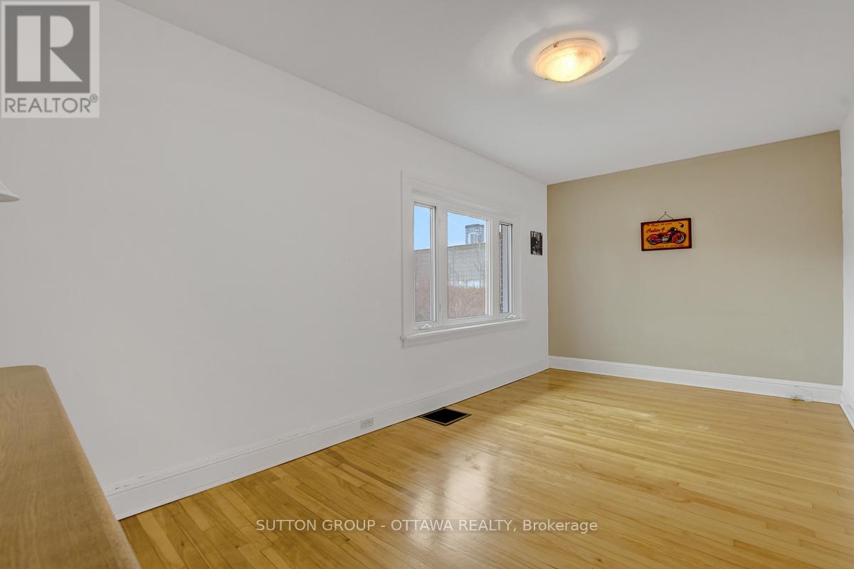 200 Breezehill Avenue N, Ottawa, Ontario K1Y 2H9 - Photo 13 - X12592434