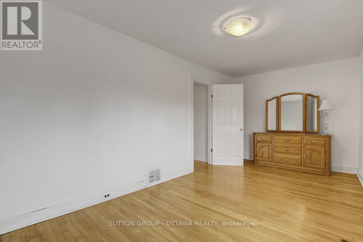 200 Breezehill Avenue N, Ottawa, Ontario K1Y 2H9 - Photo 14 - X12592434