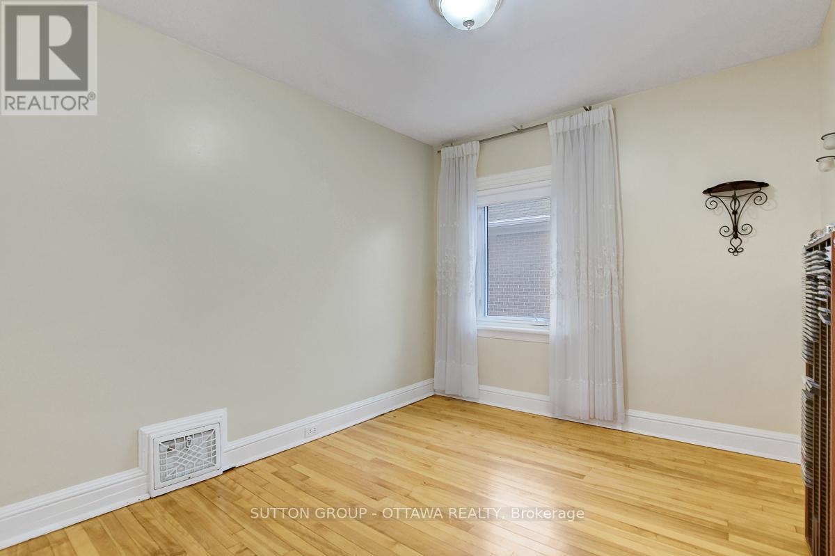 200 Breezehill Avenue N, Ottawa, Ontario K1Y 2H9 - Photo 15 - X12592434