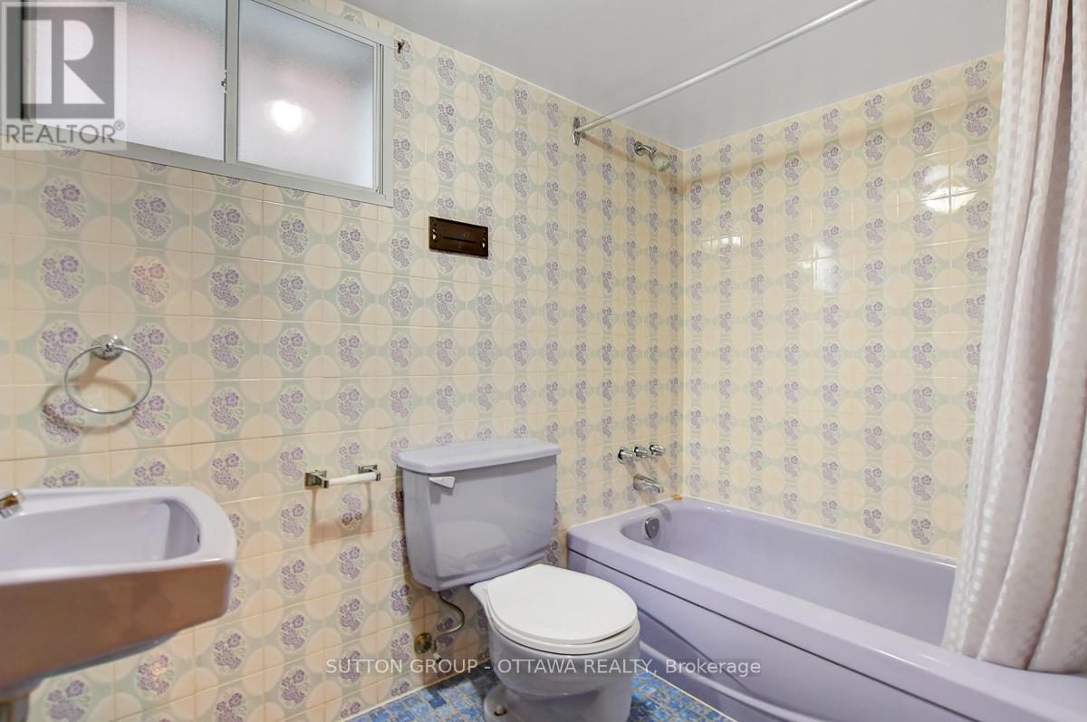 200 Breezehill Avenue N, Ottawa, Ontario K1Y 2H9 - Photo 24 - X12592434