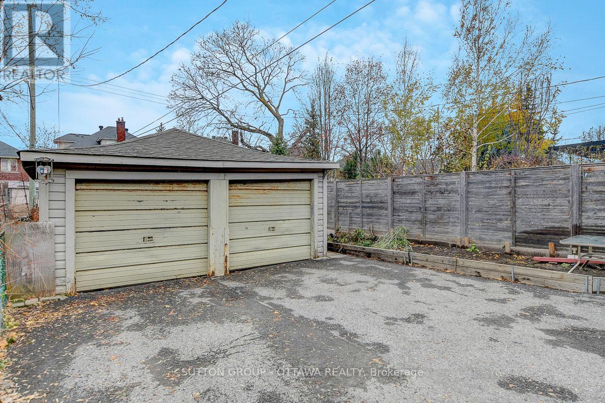 200 Breezehill Avenue N, Ottawa, Ontario K1Y 2H9 - Photo 28 - X12592434