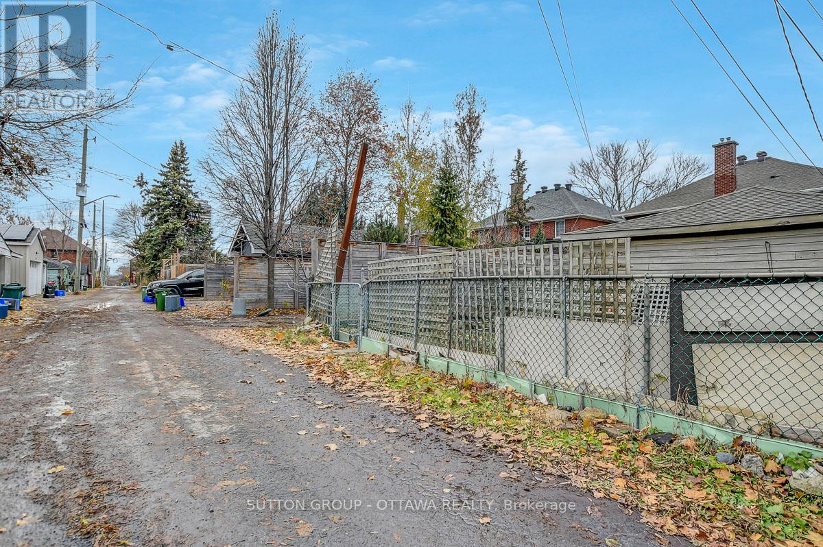 200 Breezehill Avenue N, Ottawa, Ontario K1Y 2H9 - Photo 31 - X12592434