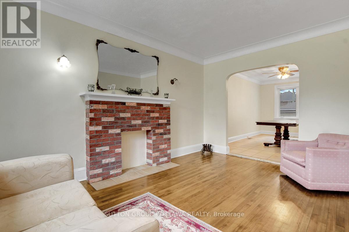 200 Breezehill Avenue N, Ottawa, Ontario K1Y 2H9 - Photo 5 - X12592434